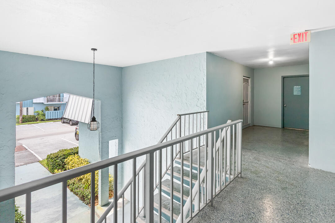 950 S Kanner Highway Unit B31 Property Photo 28