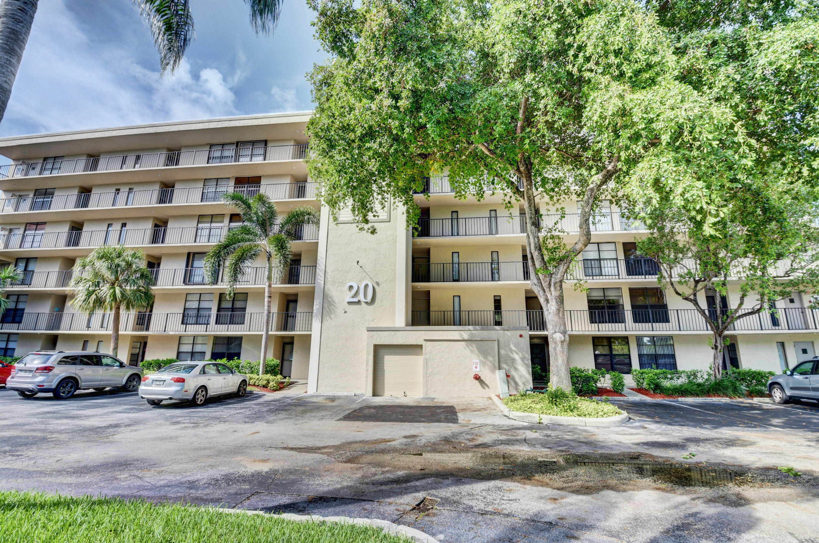 20 Royal Palm Way 602 Property Photo 35