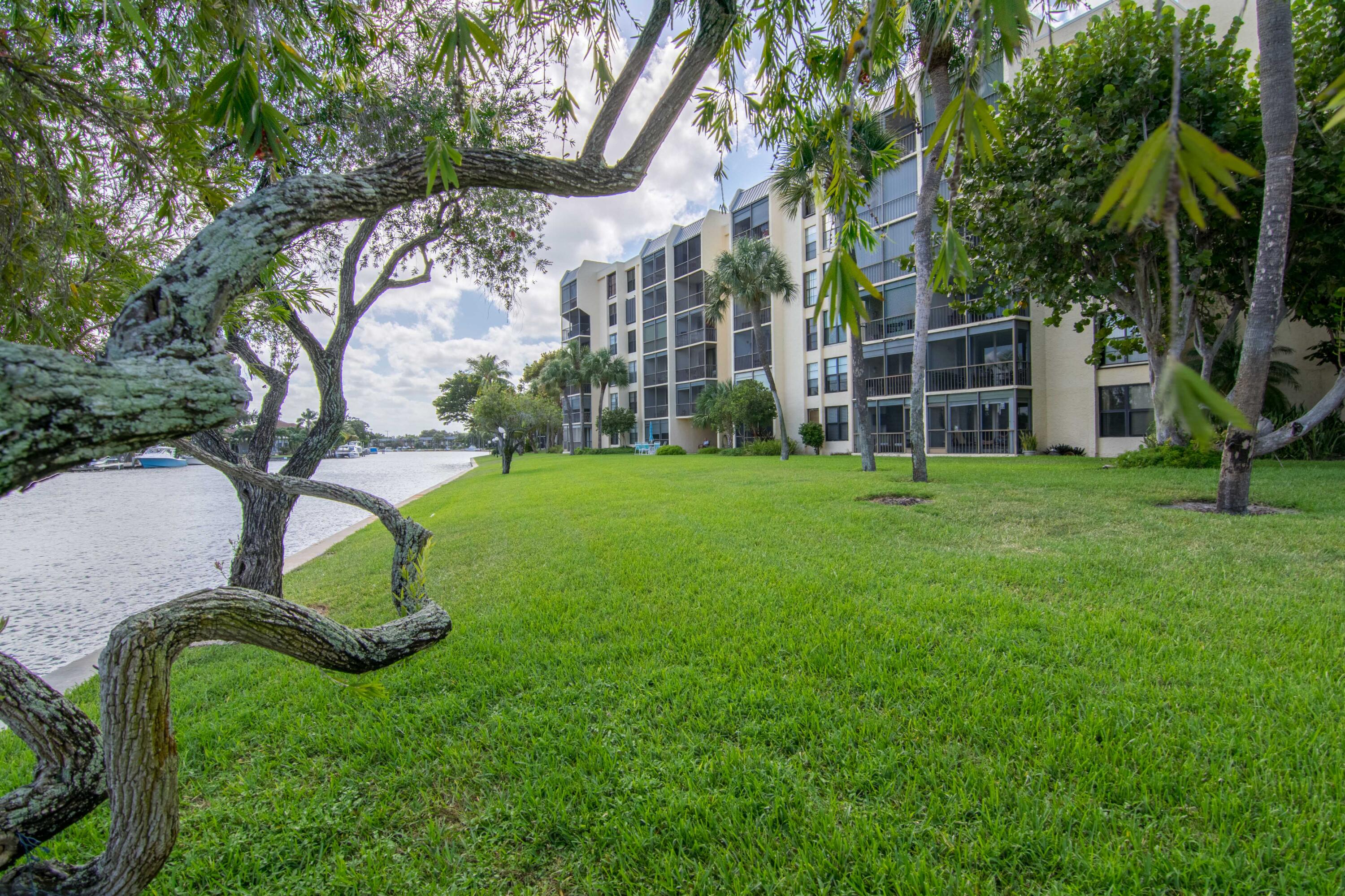 20 Royal Palm Way 602 Property Photo 42
