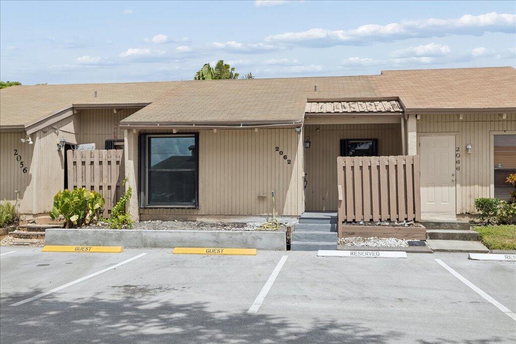 2062 Sw 82nd Avenue Property Photo 1
