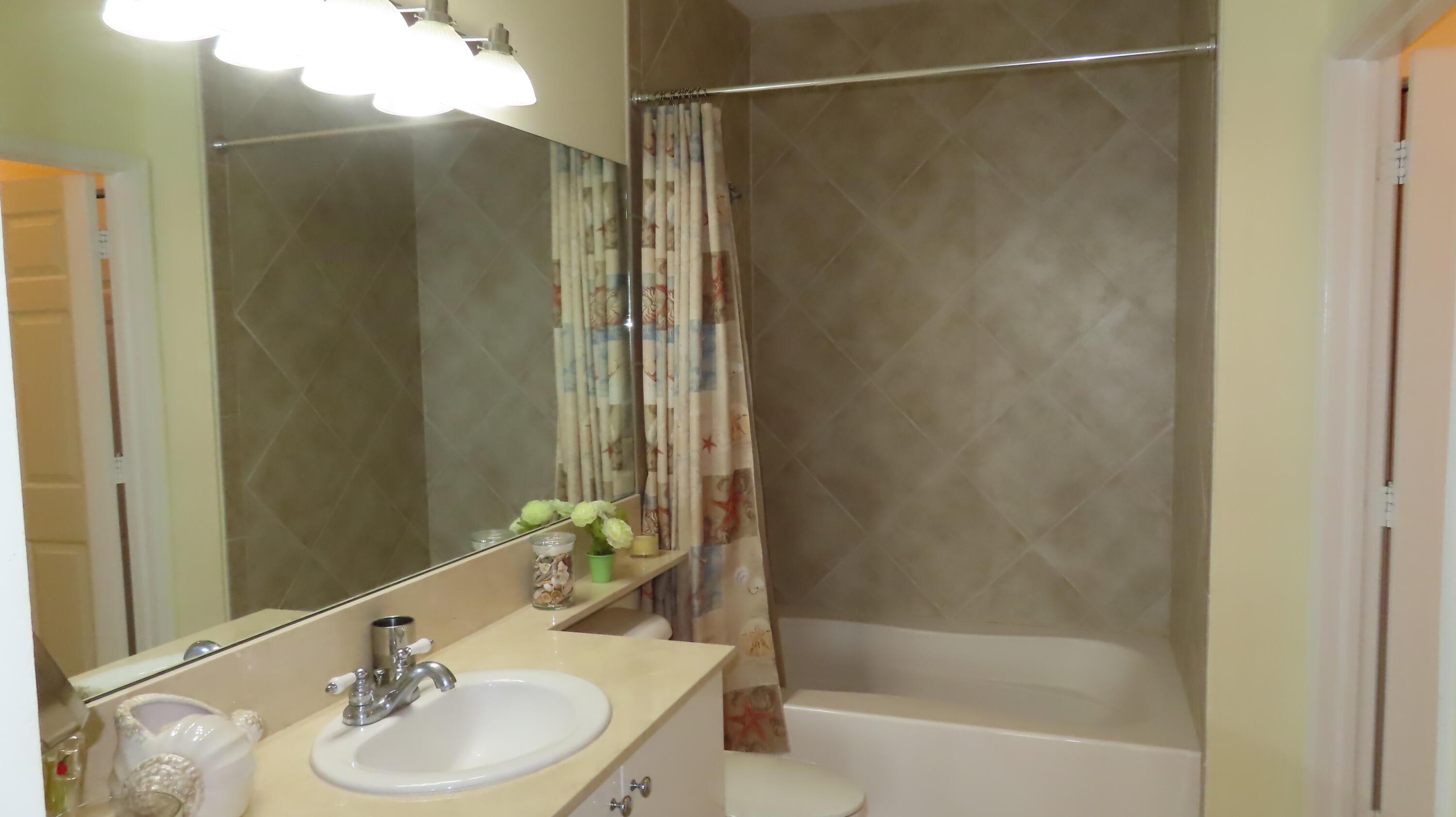 806 E Windward Way 604 Property Photo 13