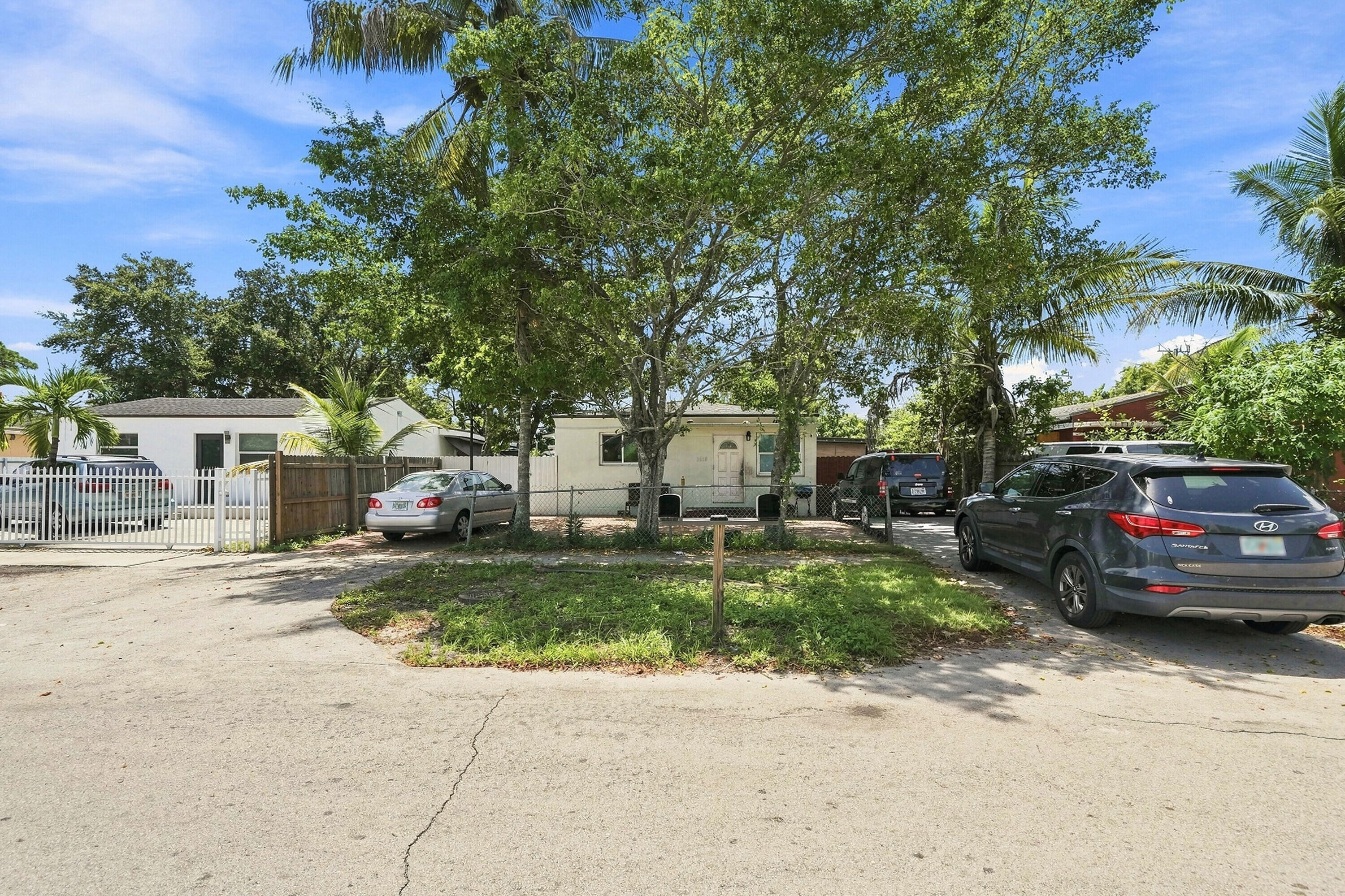 1010 Burlington Street Property Photo 2