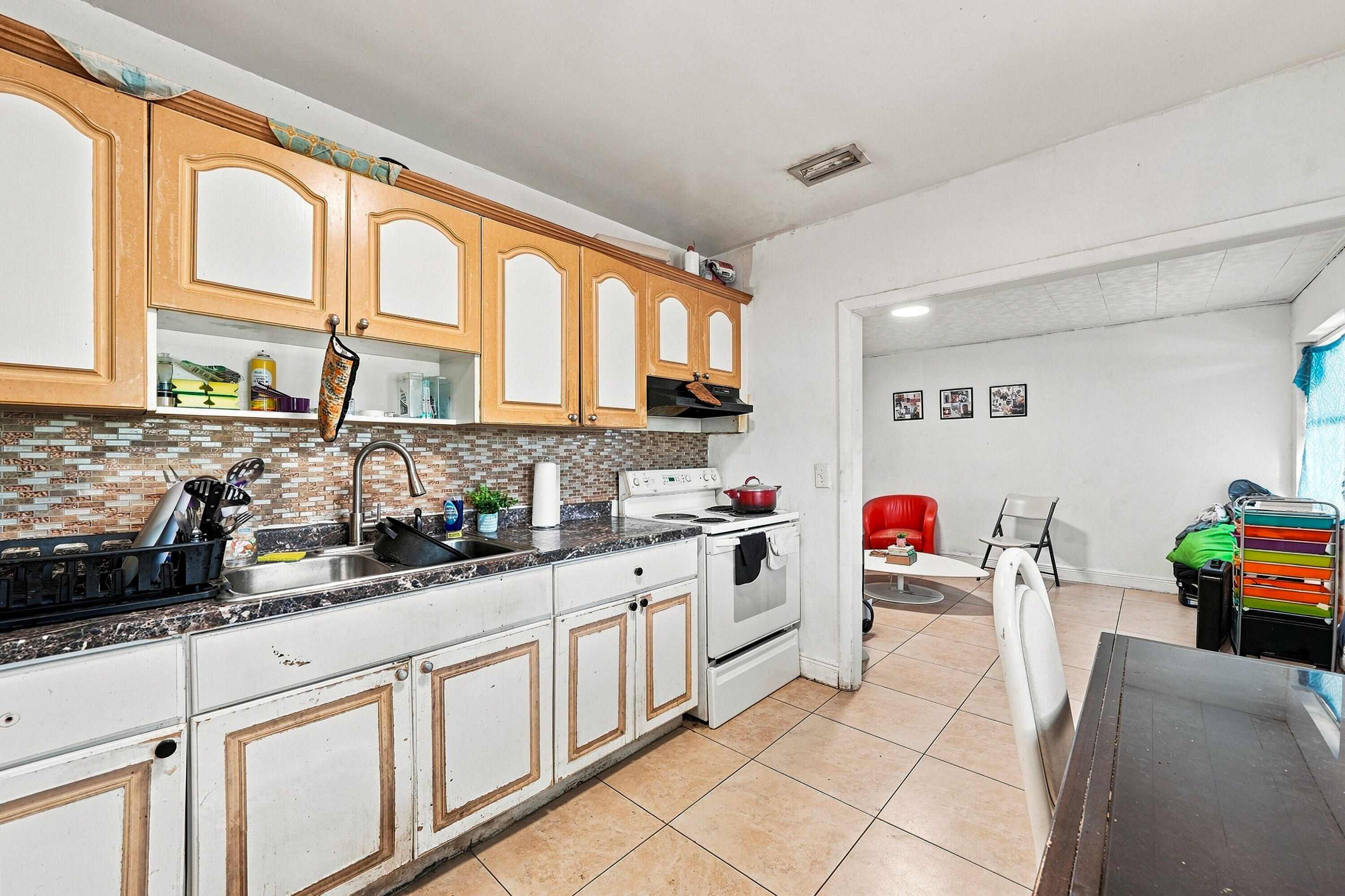 1010 Burlington Street Property Photo 15