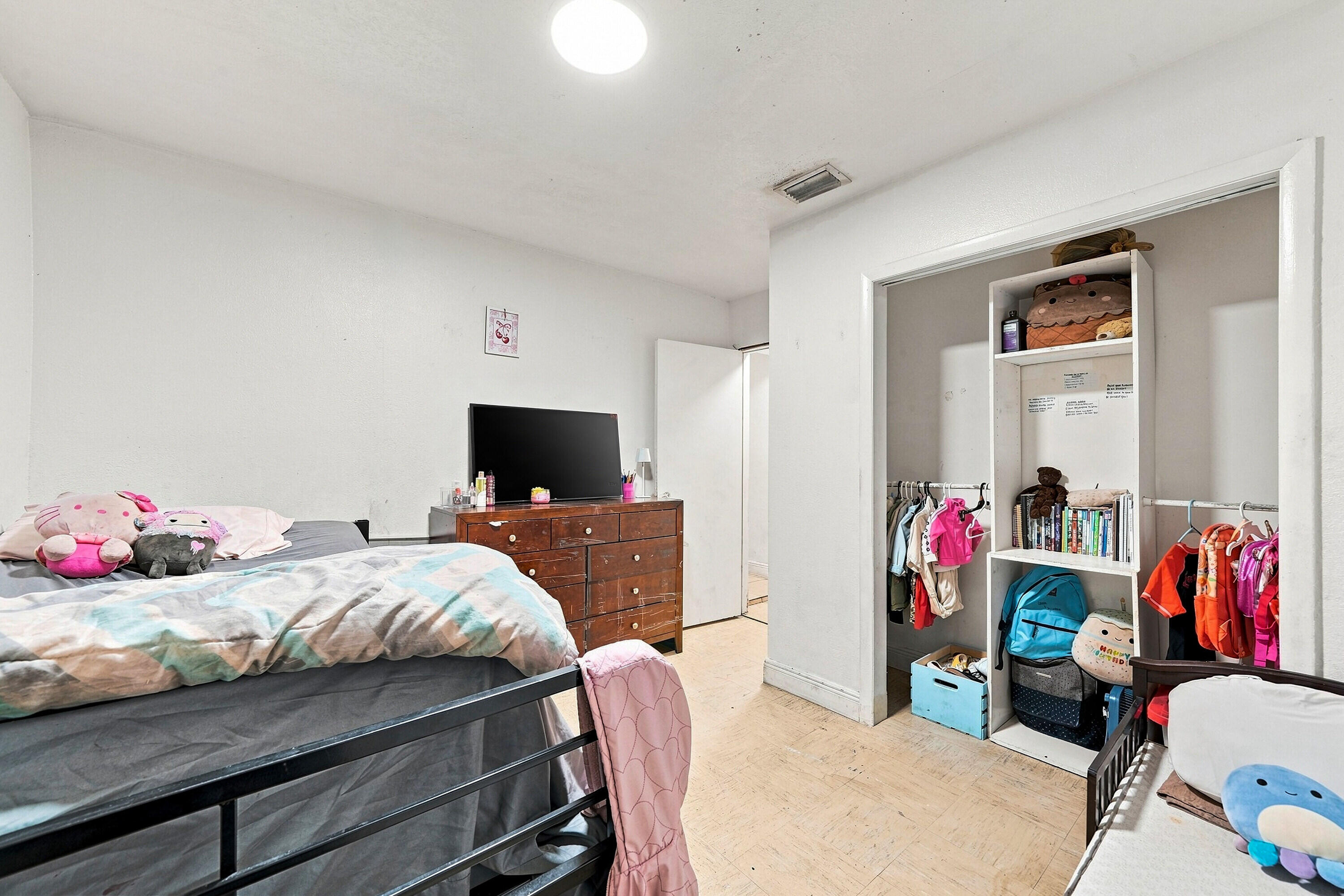1010 Burlington Street Property Photo 22