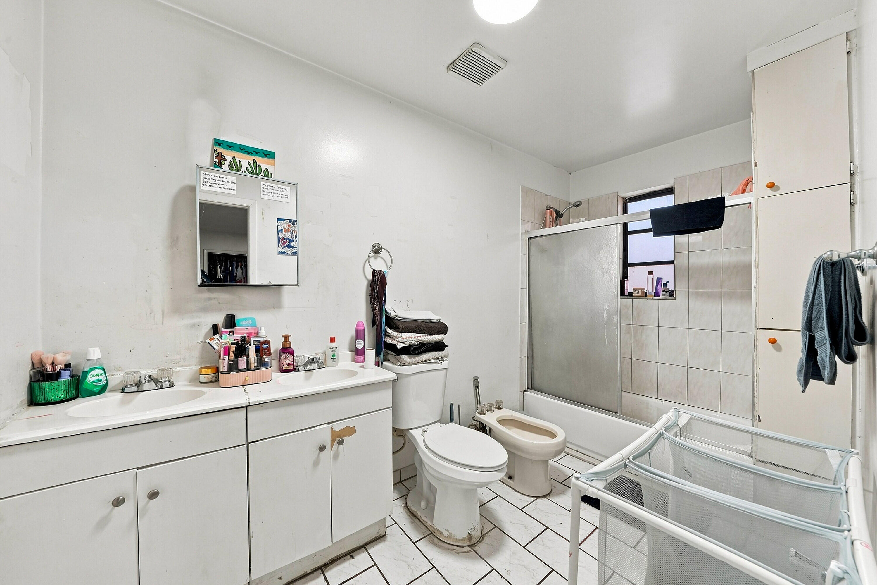 1010 Burlington Street Property Photo 27