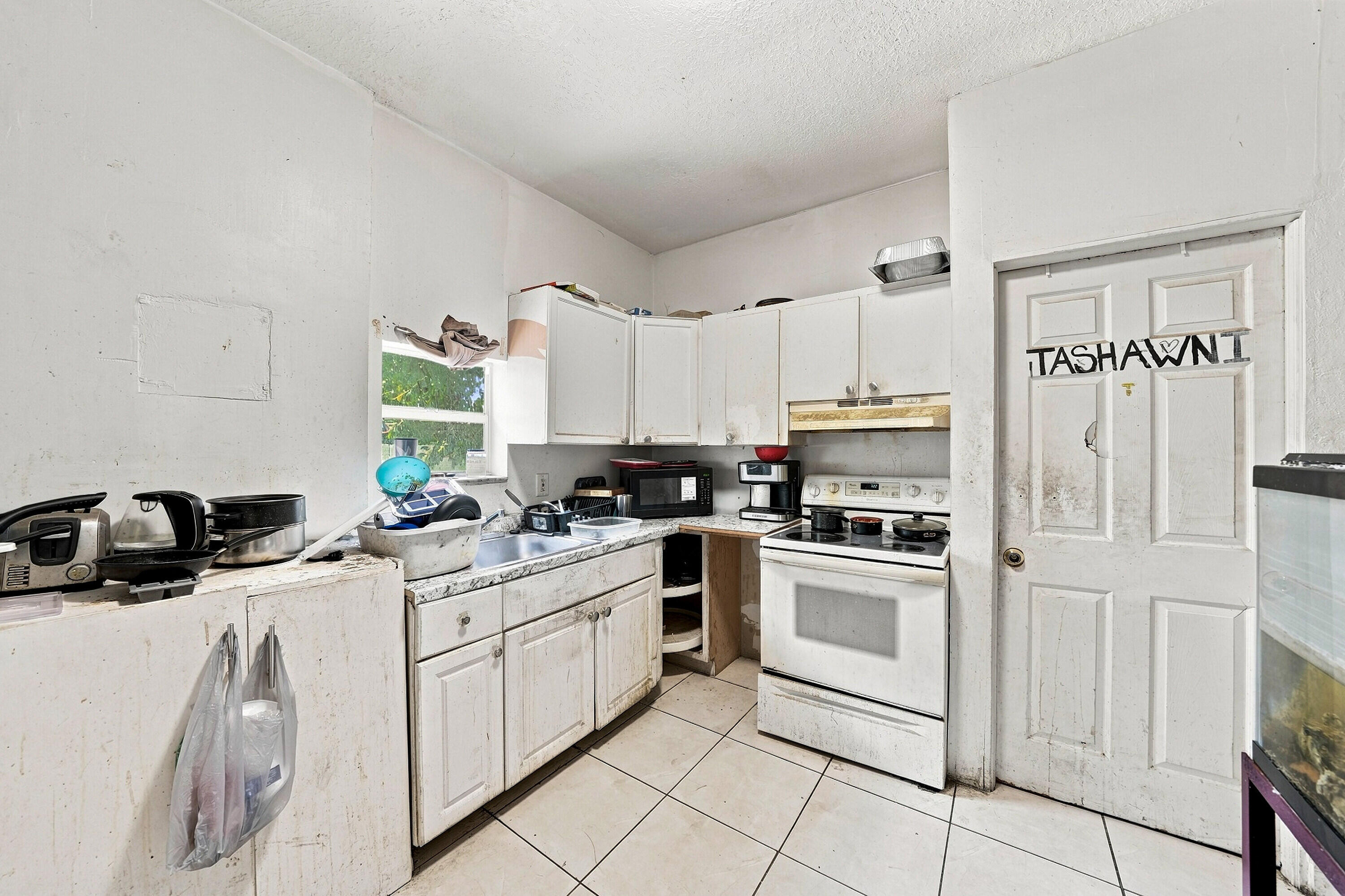 1010 Burlington Street Property Photo 35