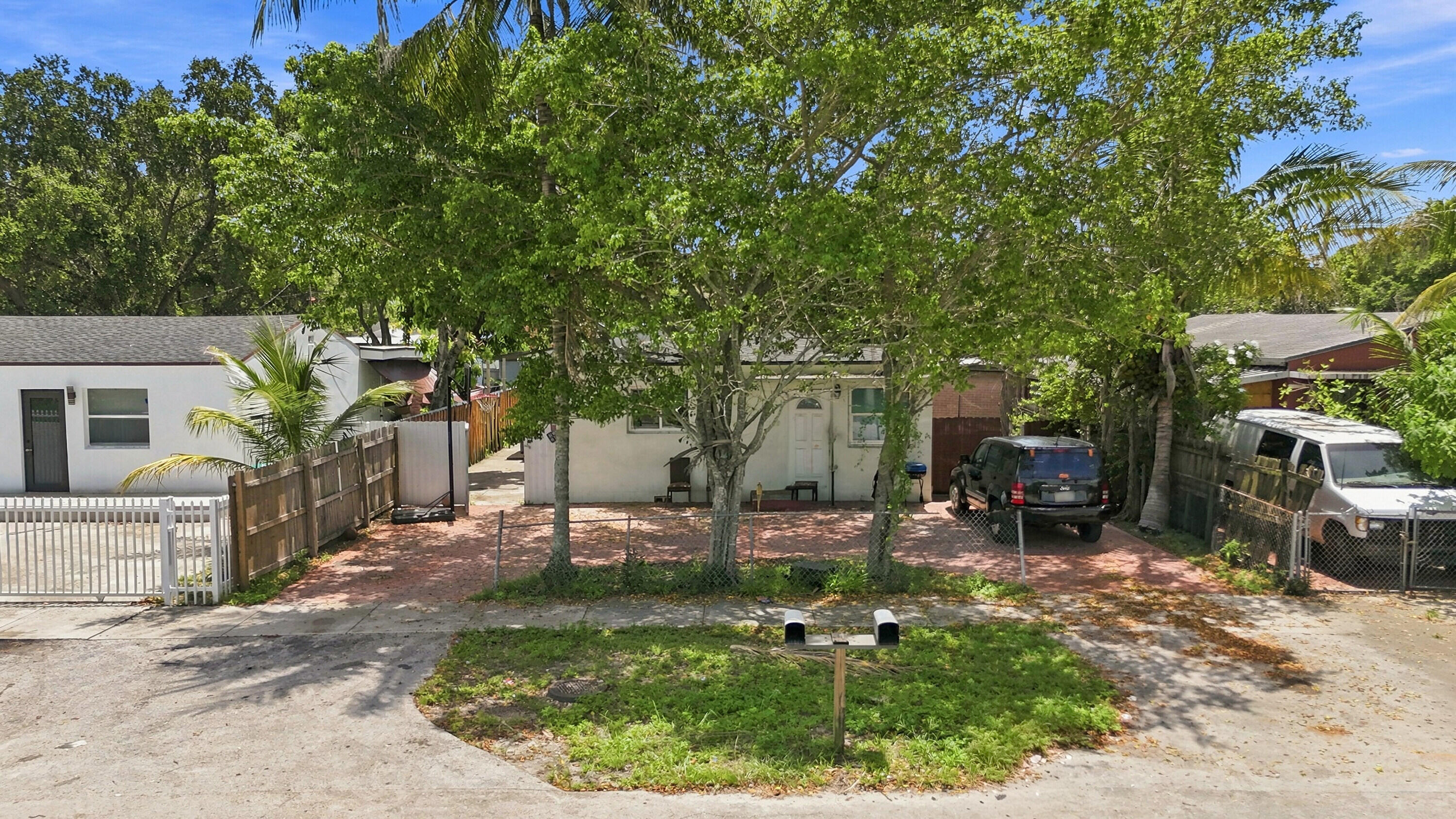 1010 Burlington Street Property Photo 47