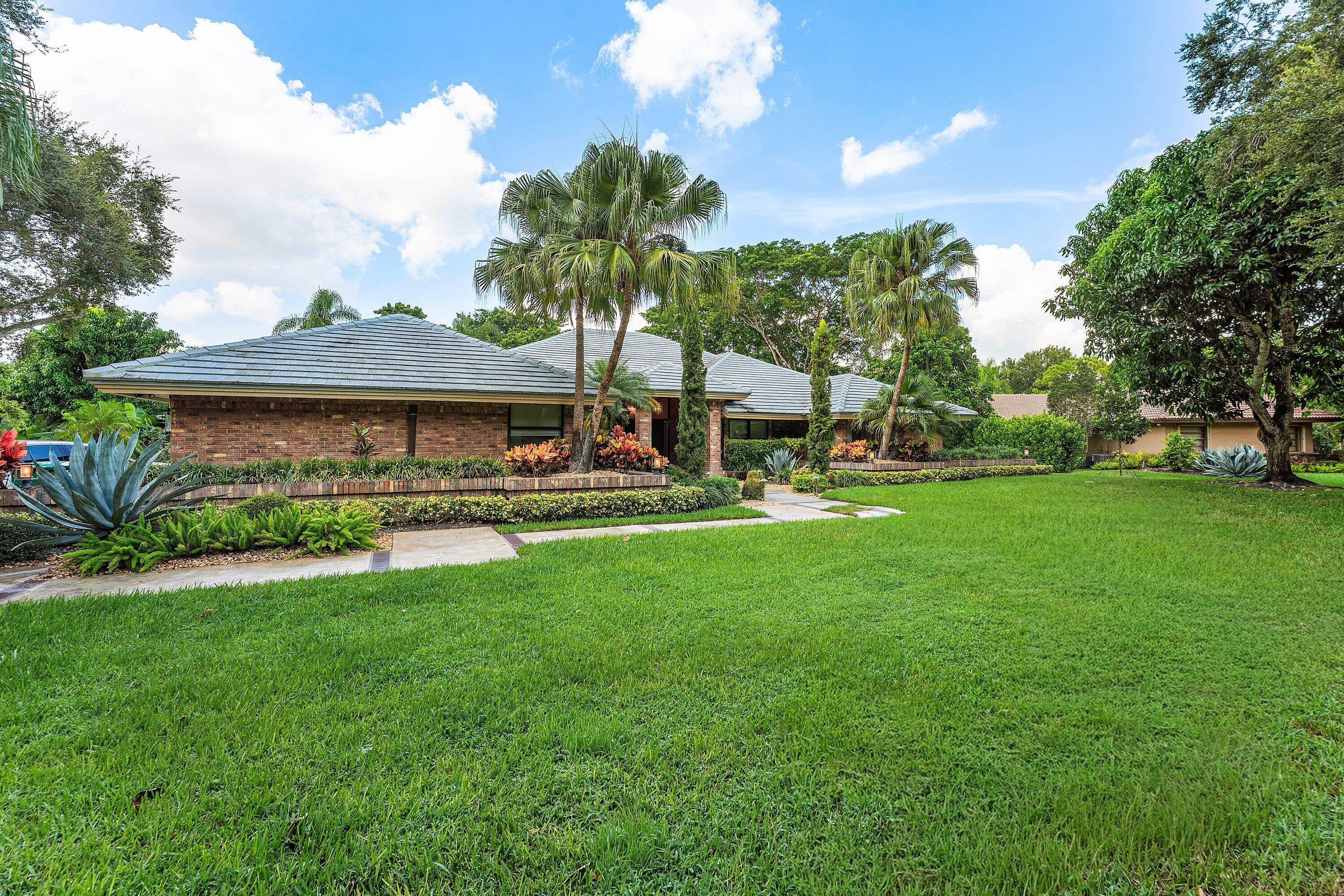 6911 Annapolis Court Property Photo 4