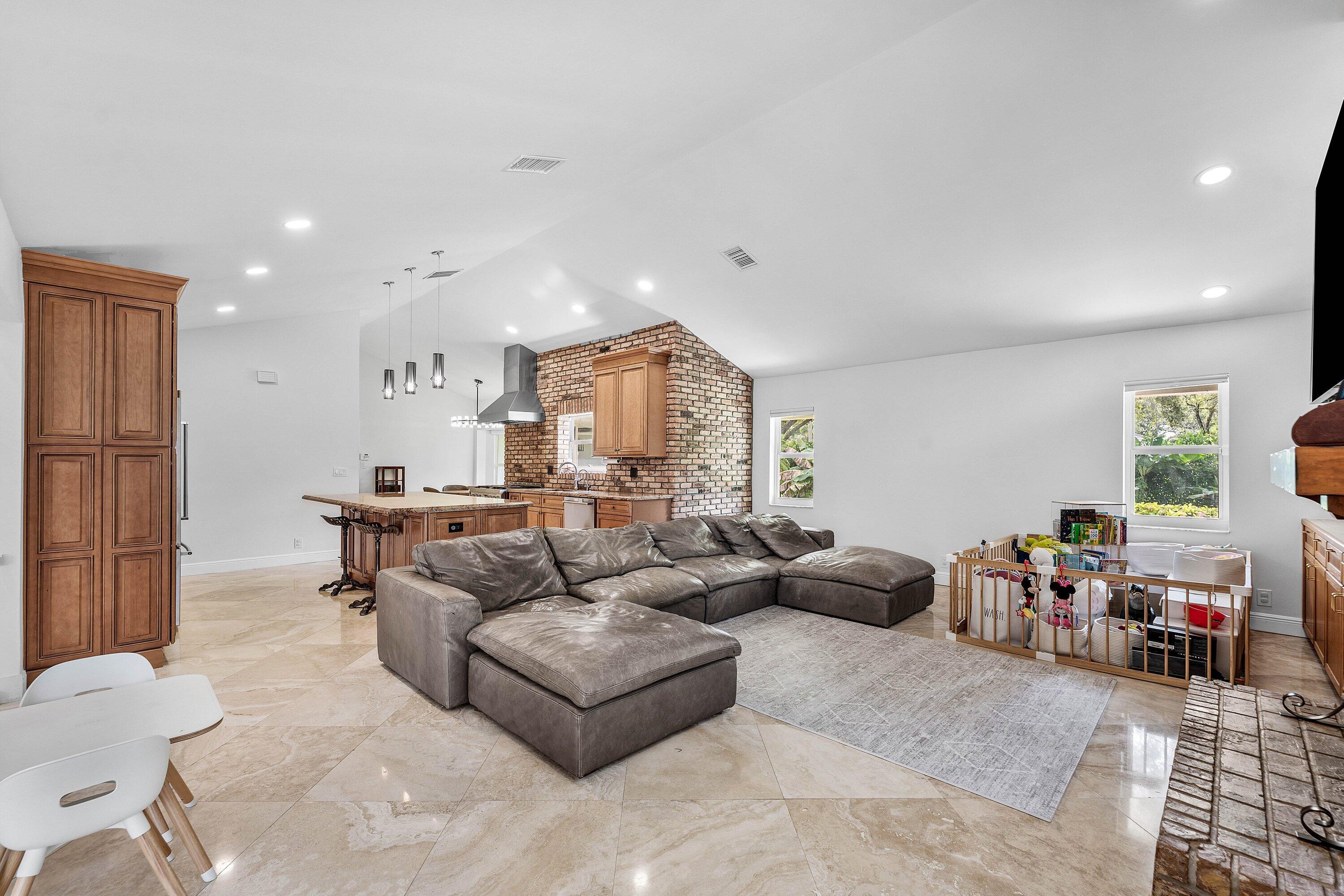 6911 Annapolis Court Property Photo 16