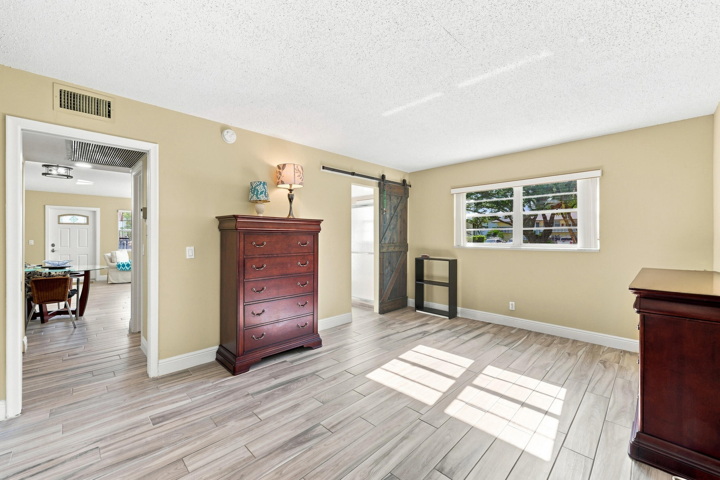 197 Sussex K Property Photo 19