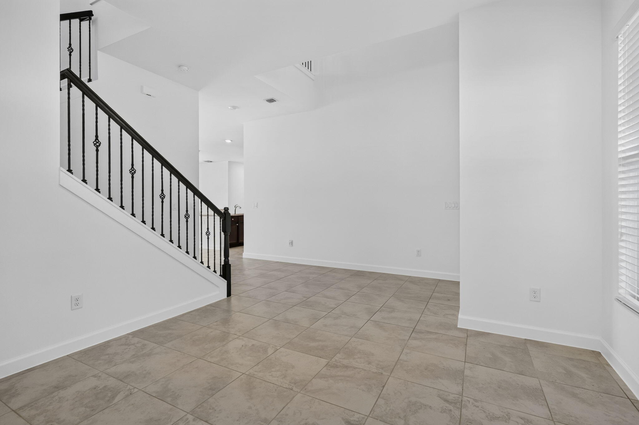 1000 Sterling Pine Place Property Photo 8