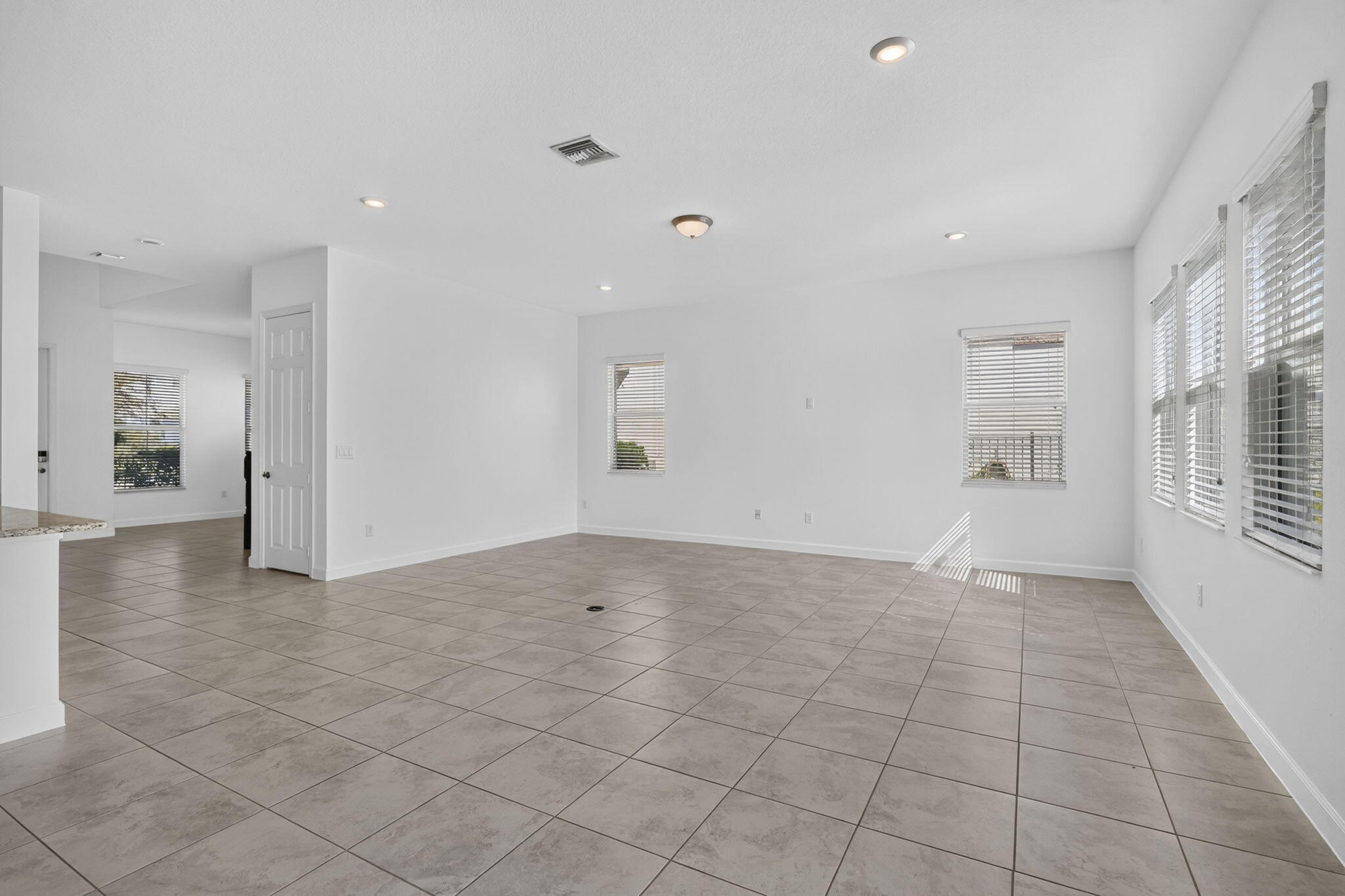 1000 Sterling Pine Place Property Photo 11