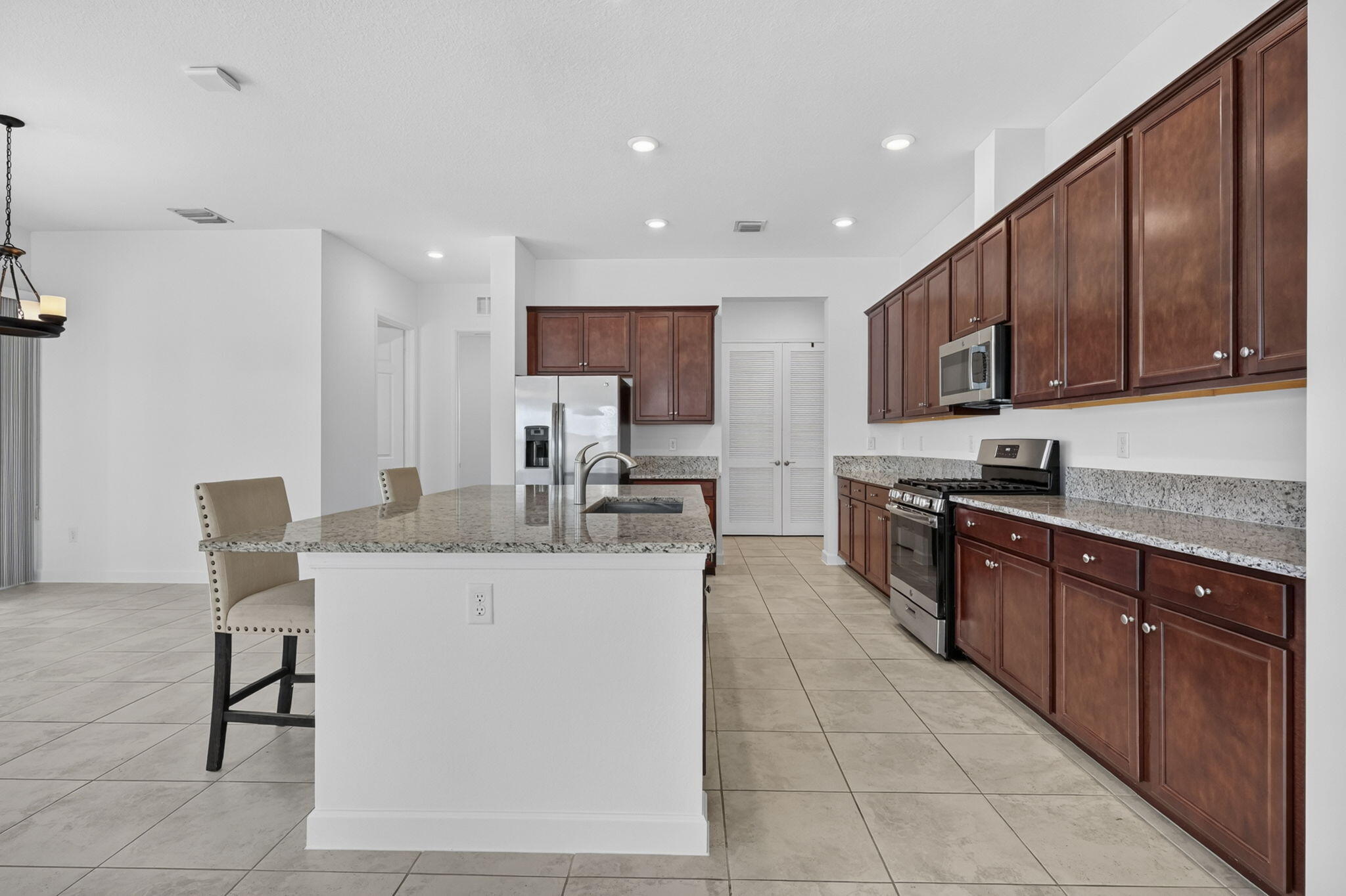 1000 Sterling Pine Place Property Photo 14