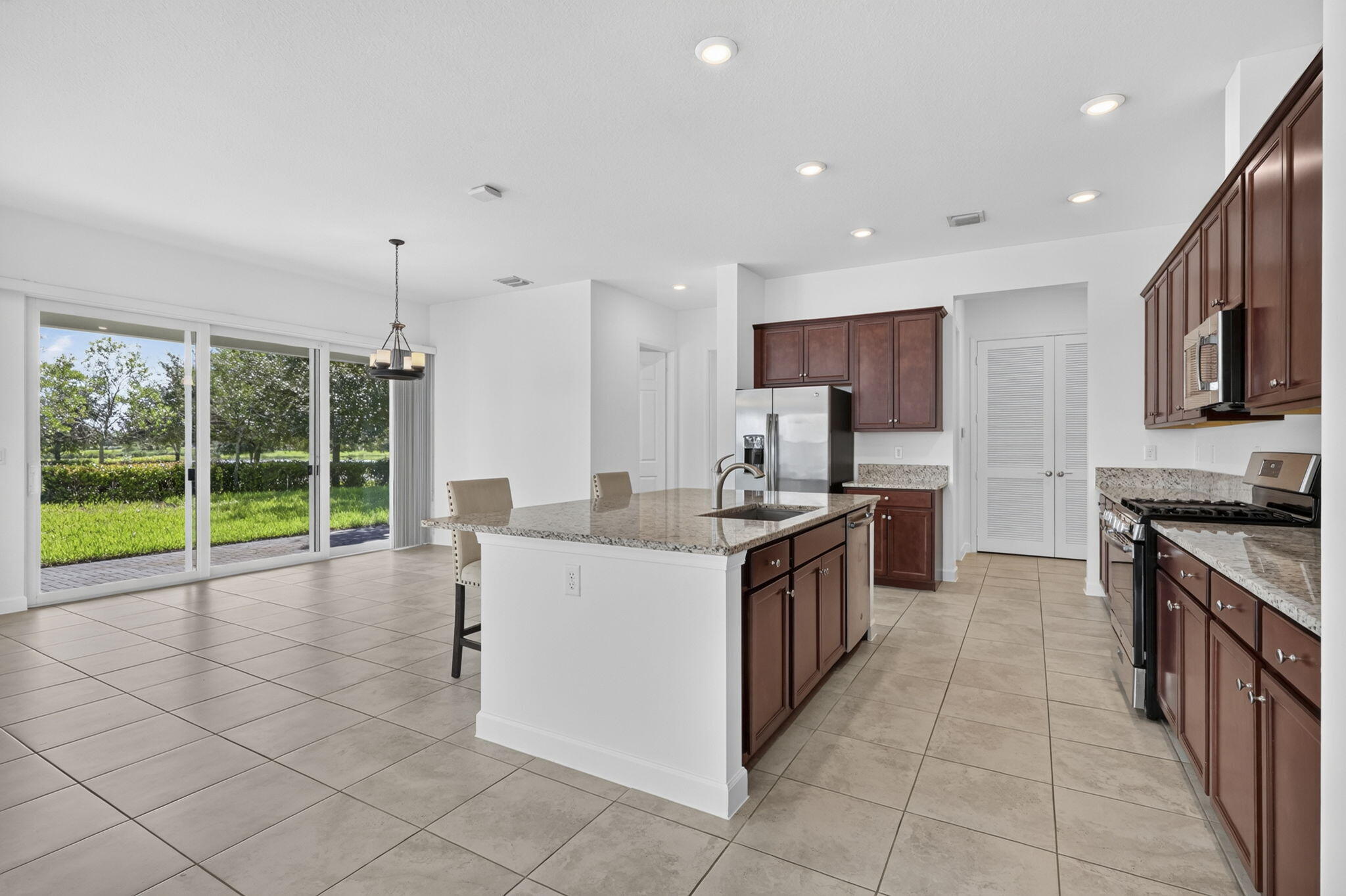 1000 Sterling Pine Place Property Photo 15