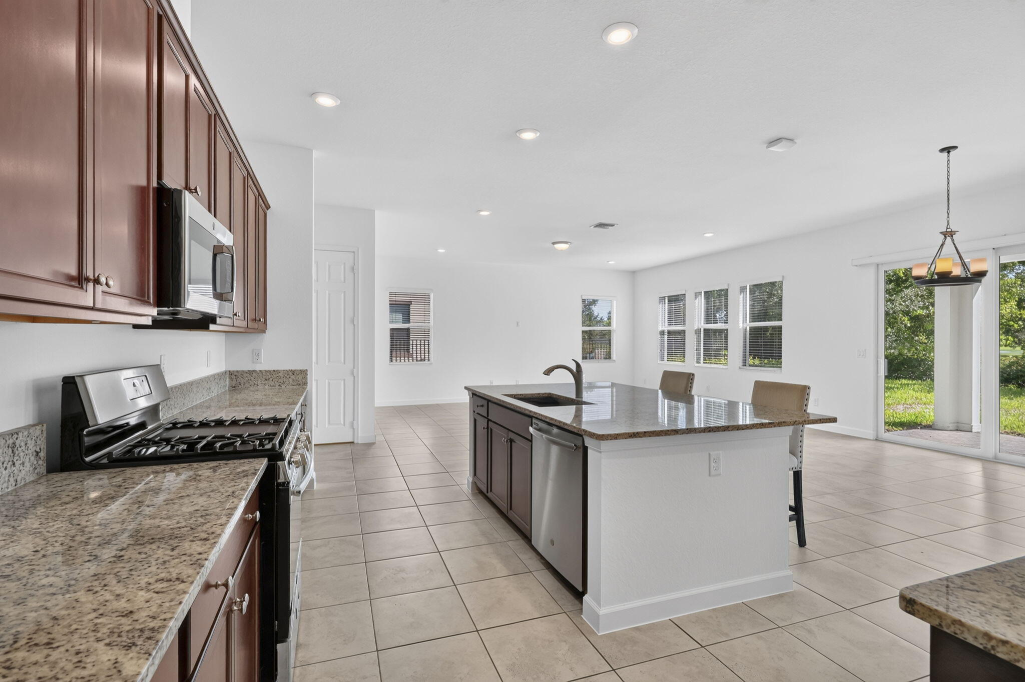 1000 Sterling Pine Place Property Photo 19