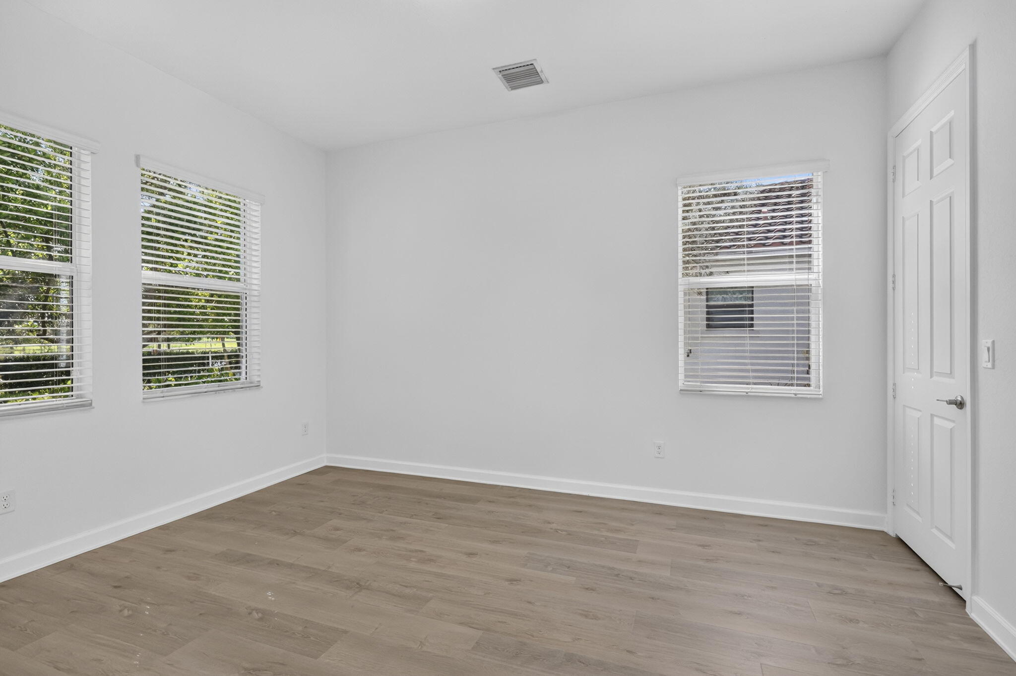 1000 Sterling Pine Place Property Photo 32