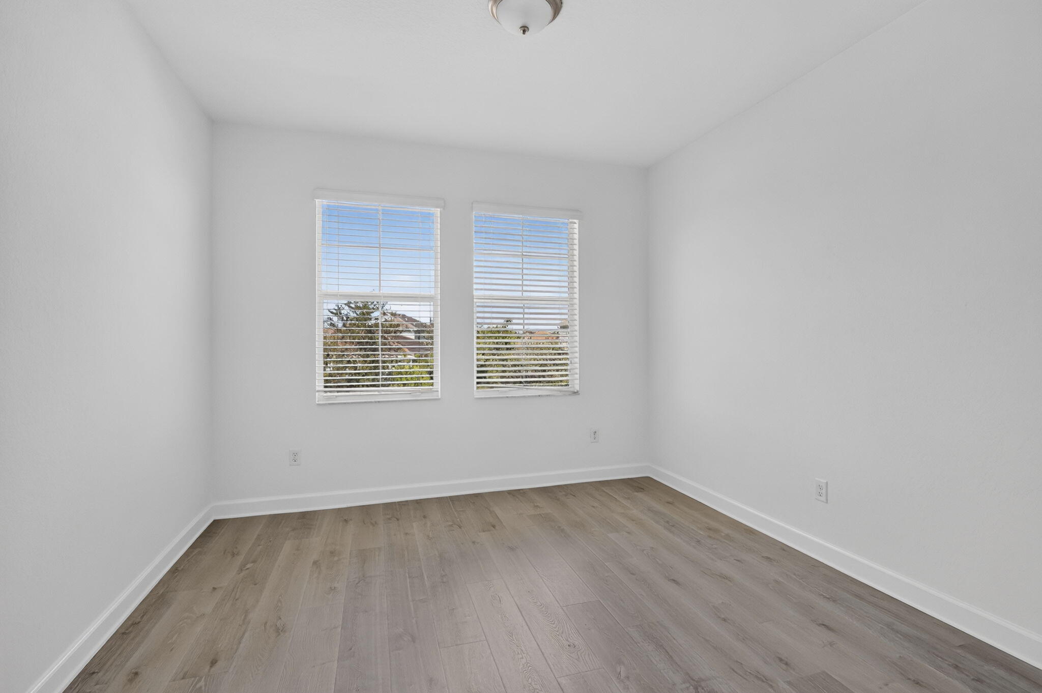 1000 Sterling Pine Place Property Photo 40