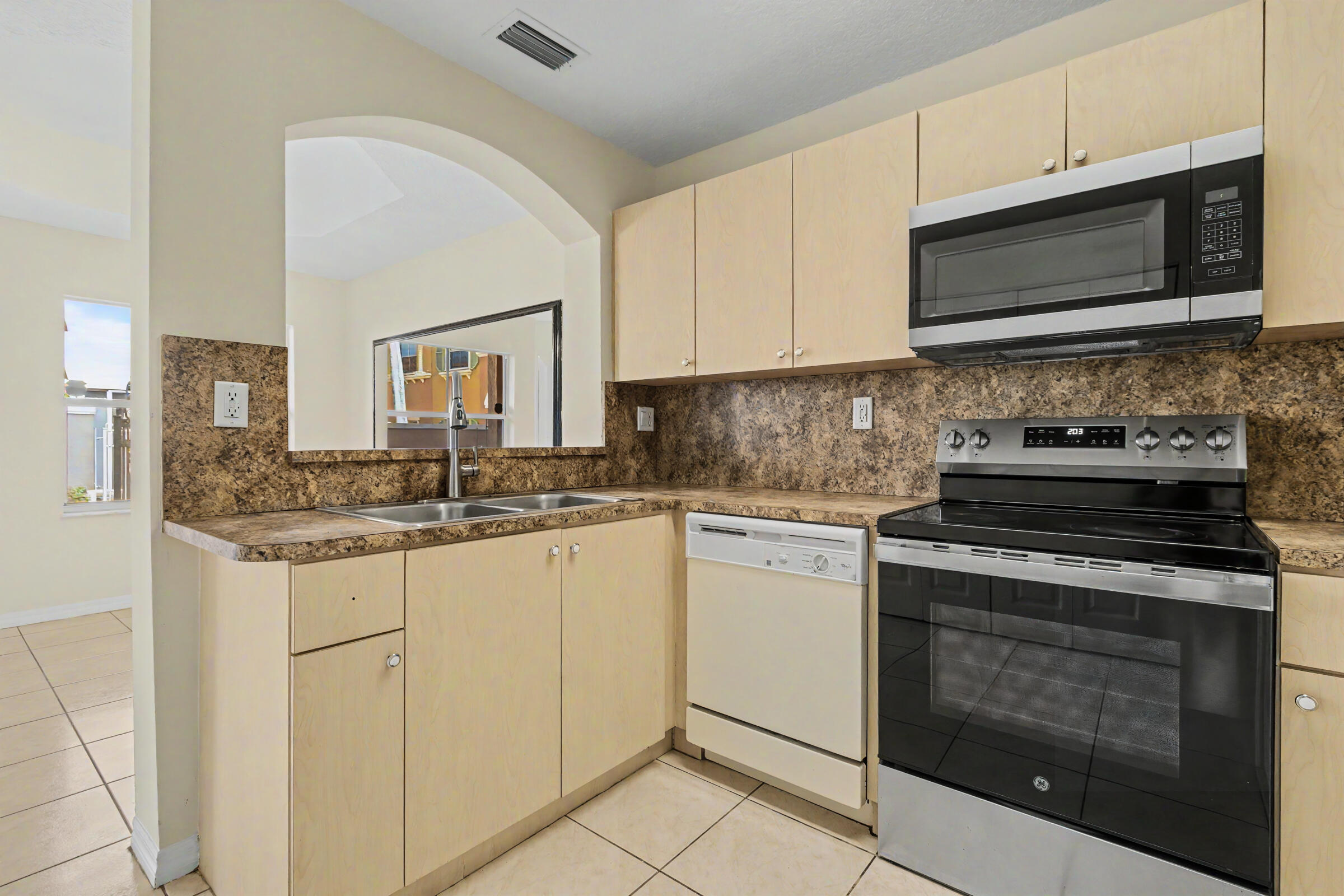 626 Sw 106th Avenue 1512 Property Photo 46