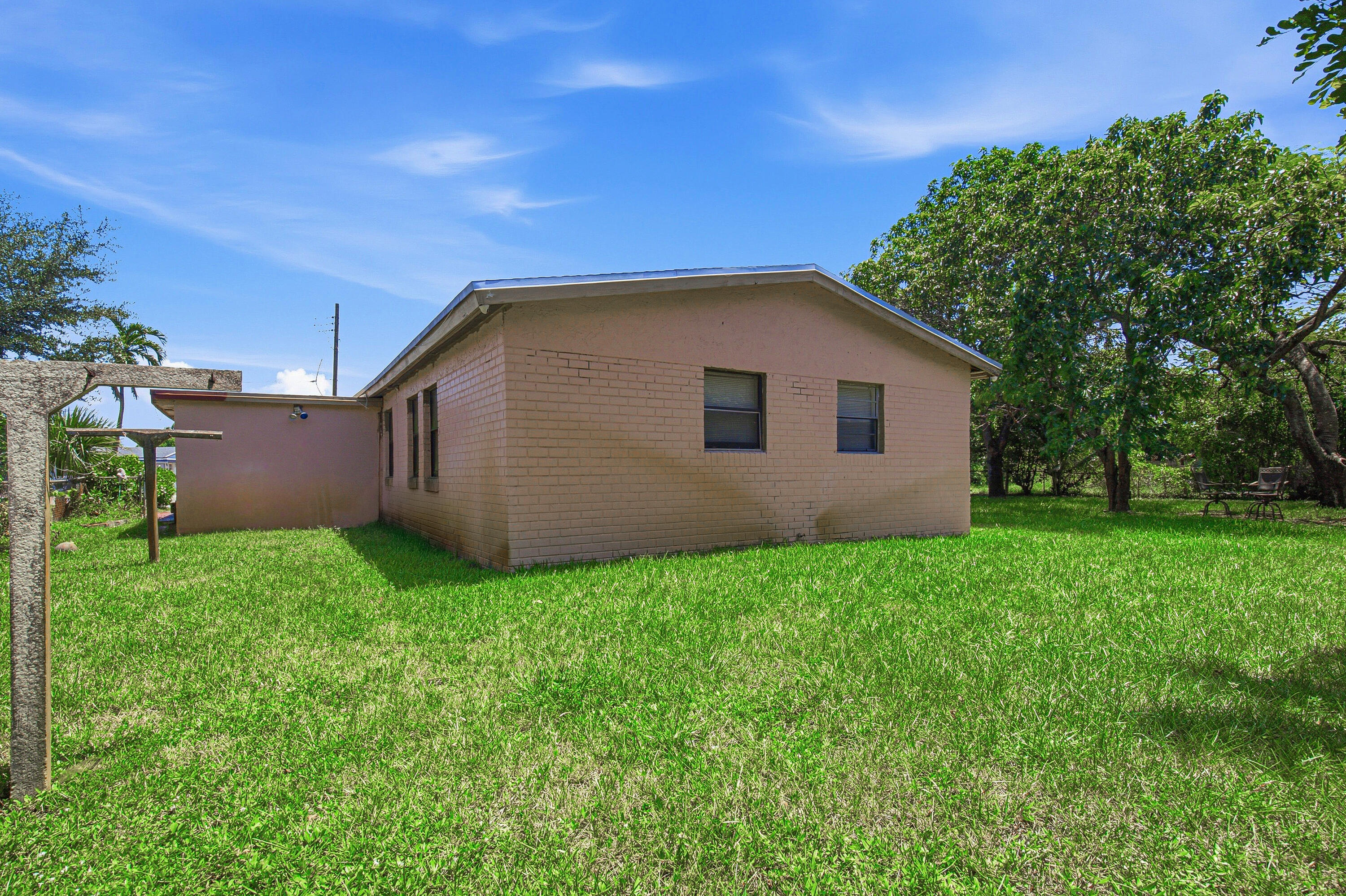691 Nw 20th Court Property Photo 30