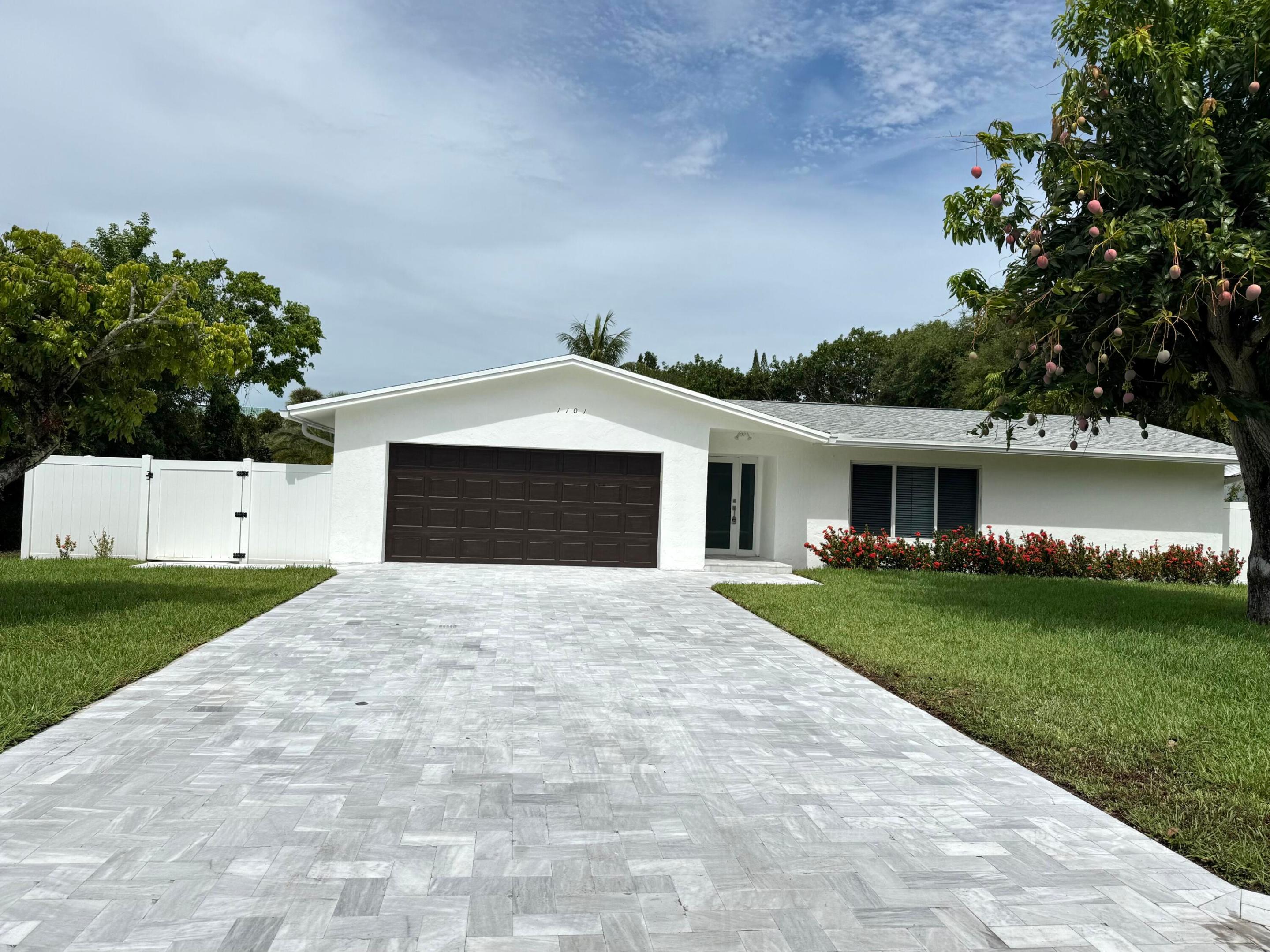1101 Nw 5th Avenue Property Photo 1