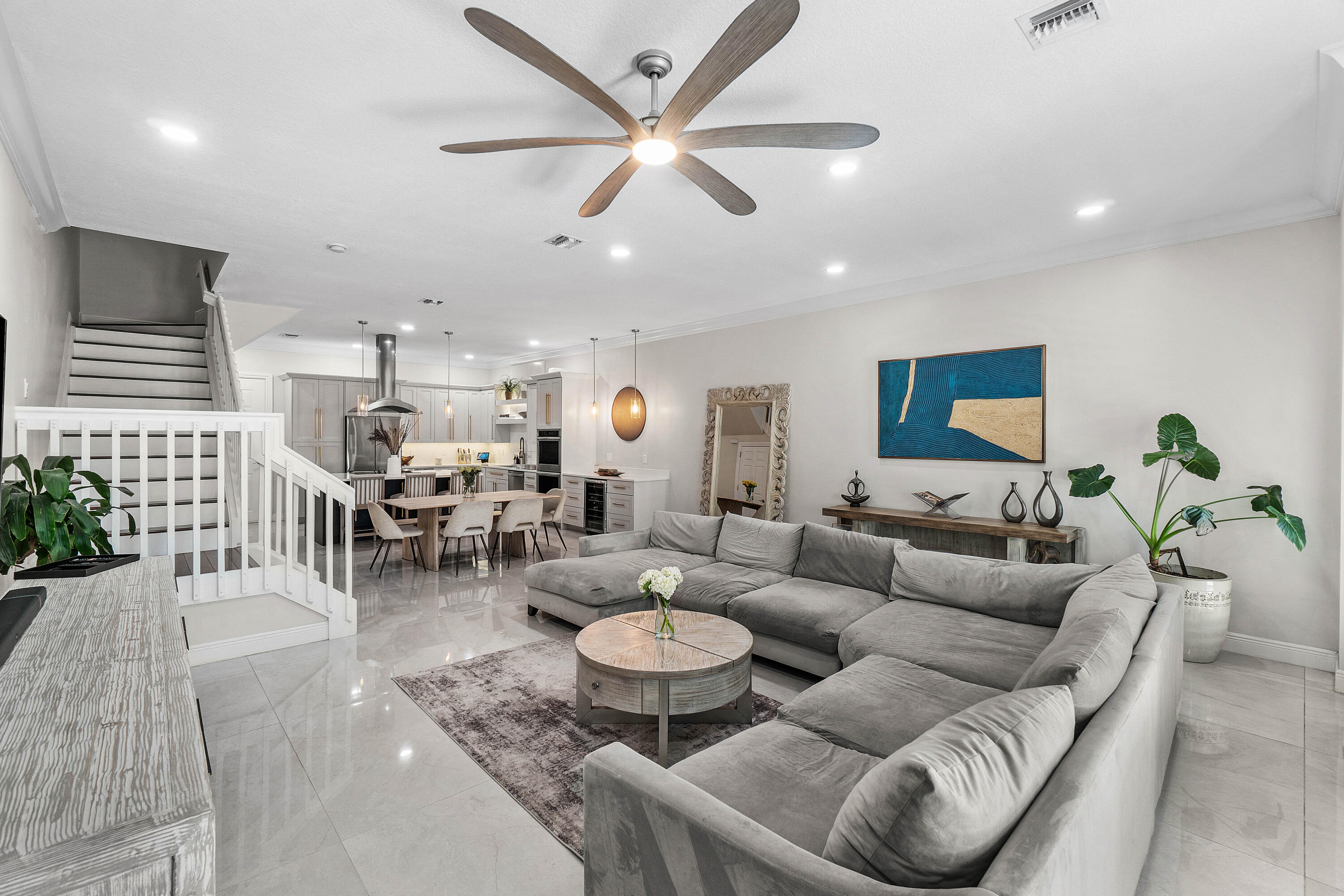 605 Avenue H Property Photo 5