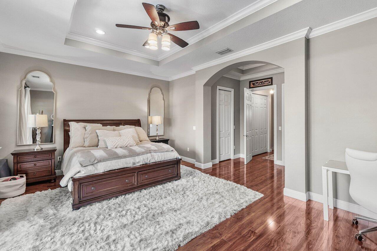 605 Avenue H Property Photo 11