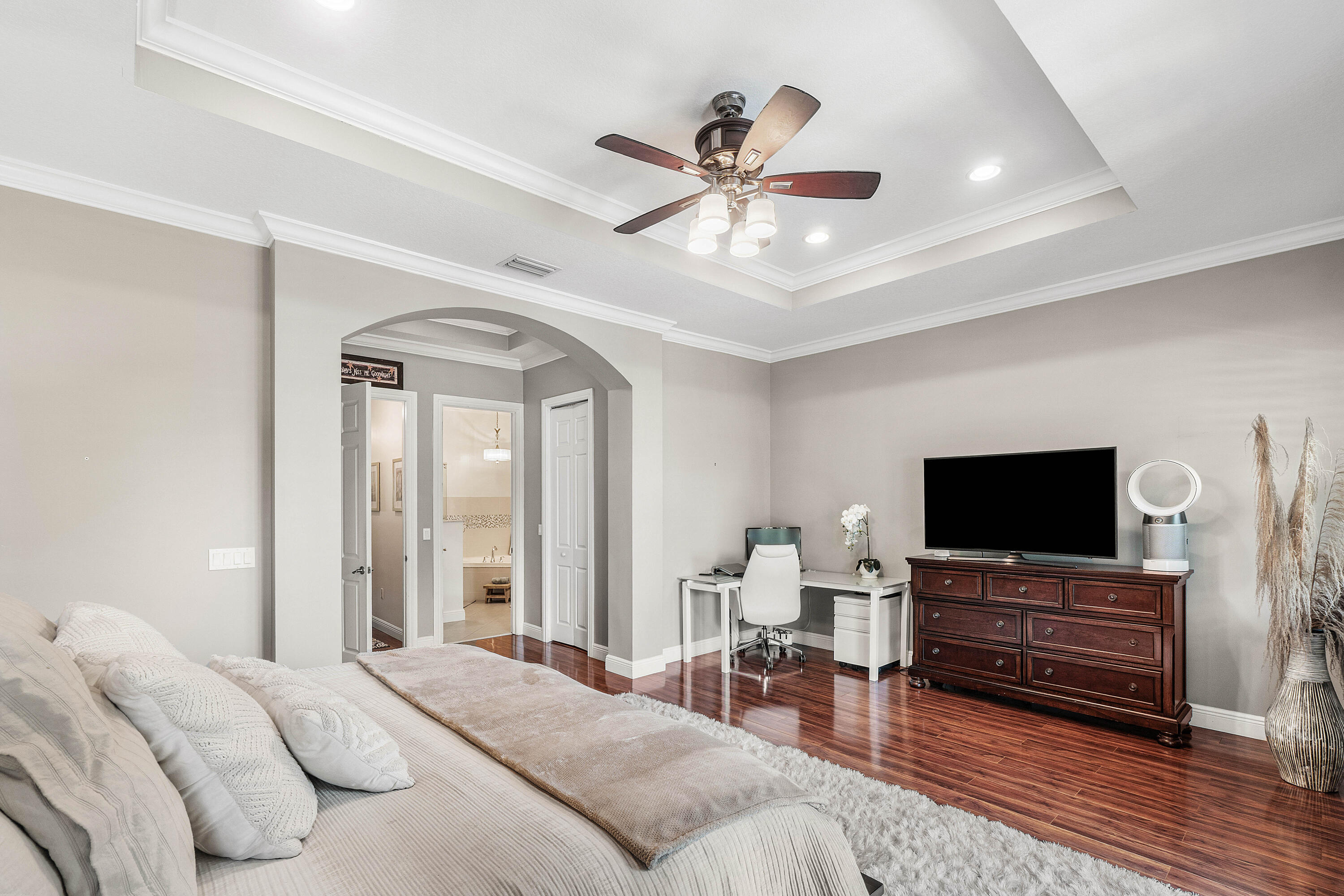 605 Avenue H Property Photo 15