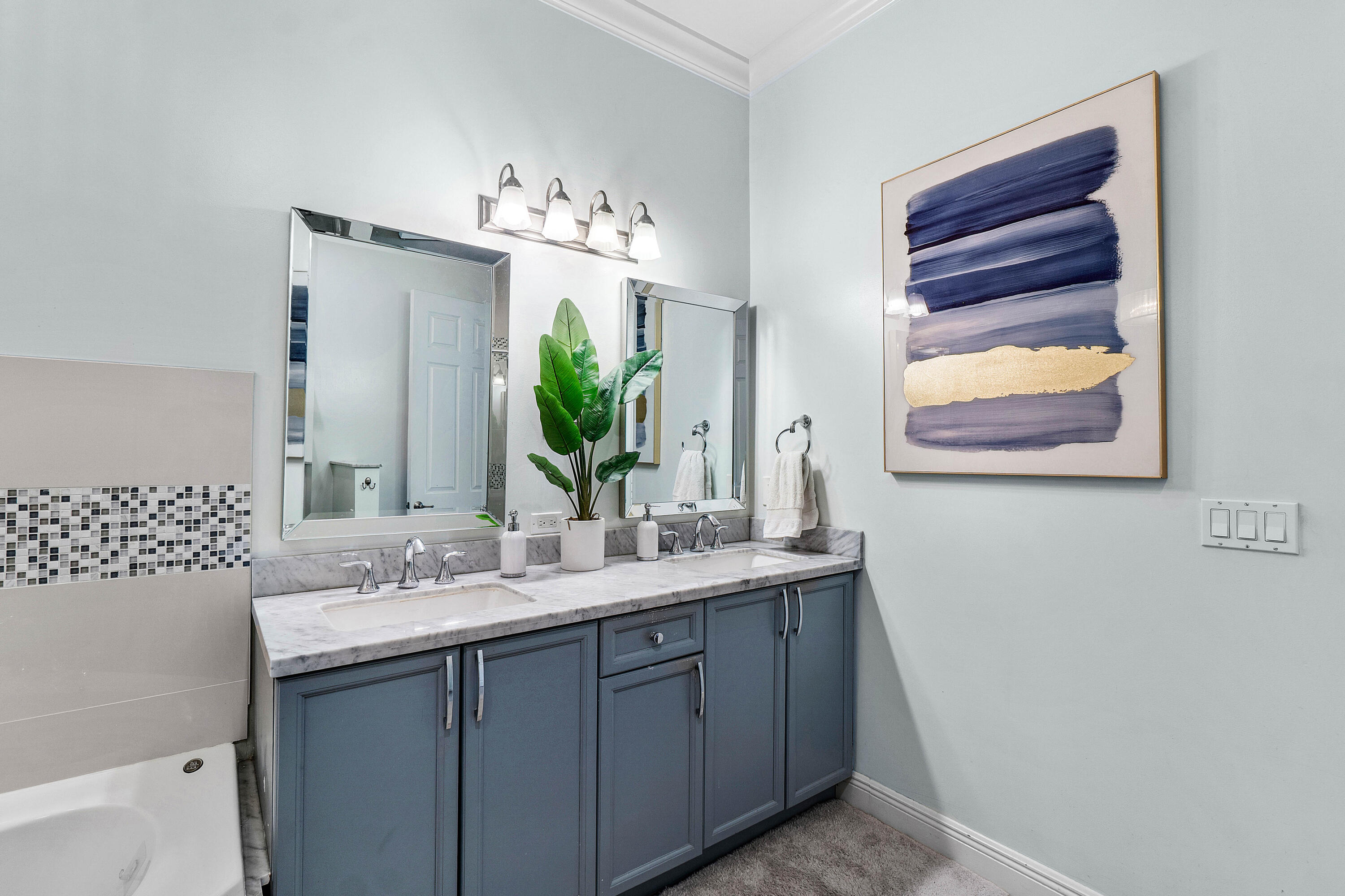 605 Avenue H Property Photo 18