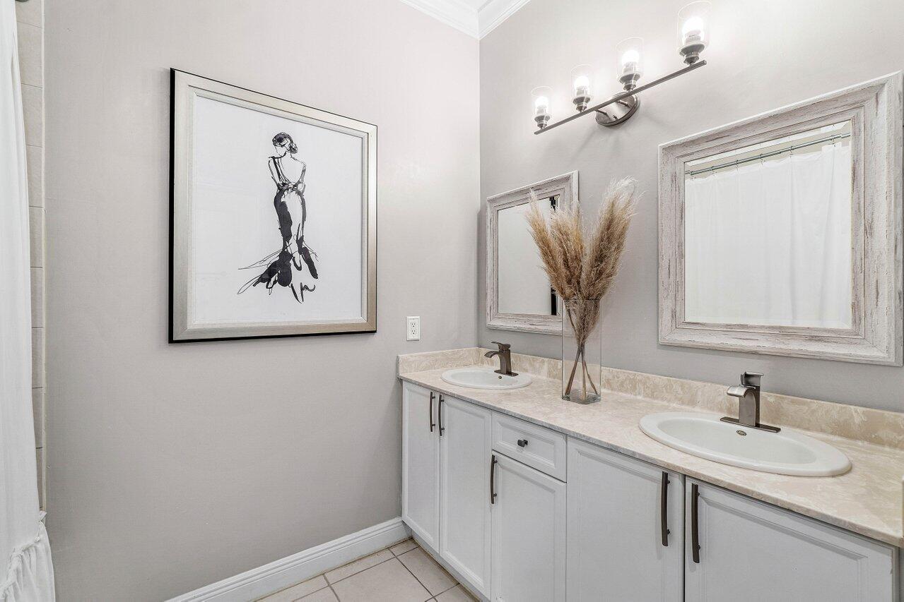 605 Avenue H Property Photo 28