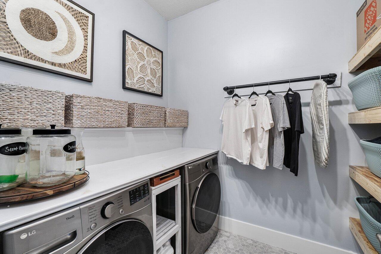 605 Avenue H Property Photo 29