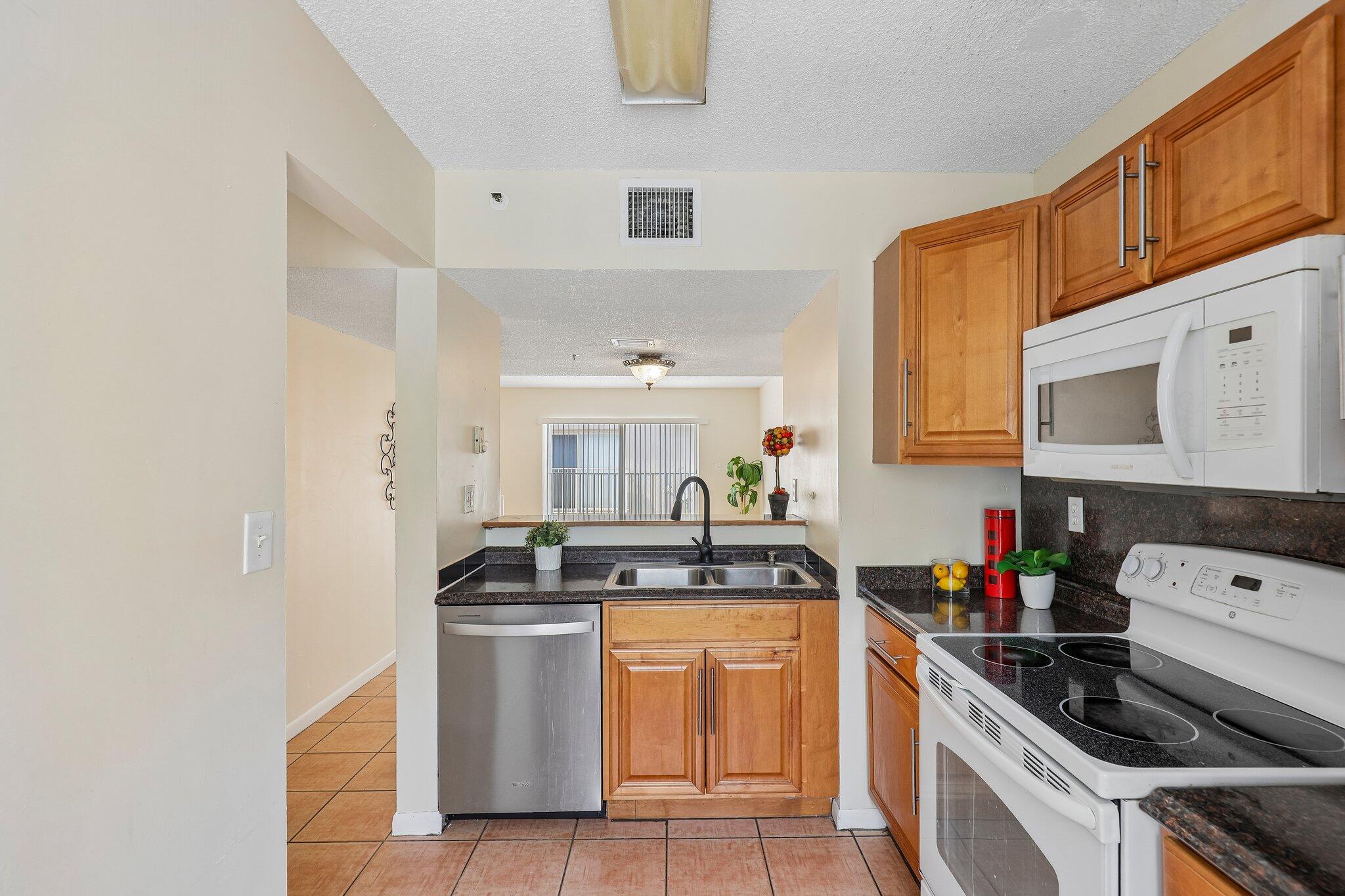167 Riviera Circle Property Photo 1