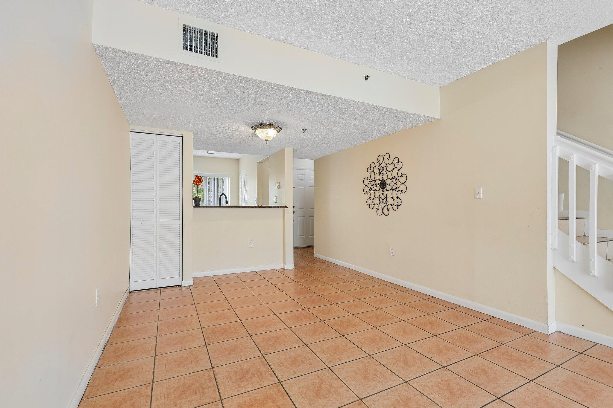 167 Riviera Circle Property Photo 8