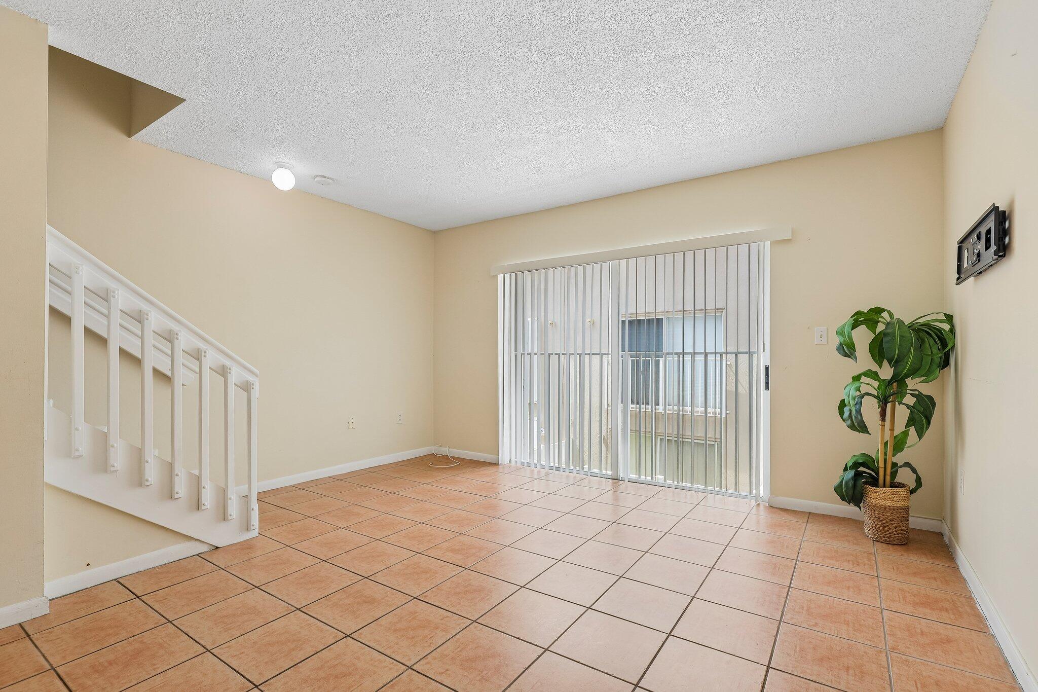 167 Riviera Circle Property Photo 10
