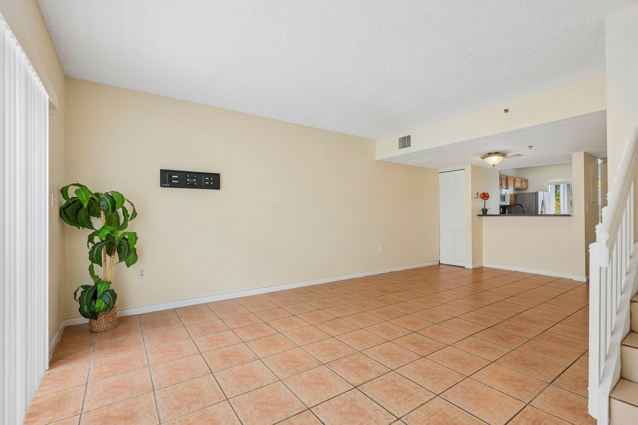 167 Riviera Circle Property Photo 11