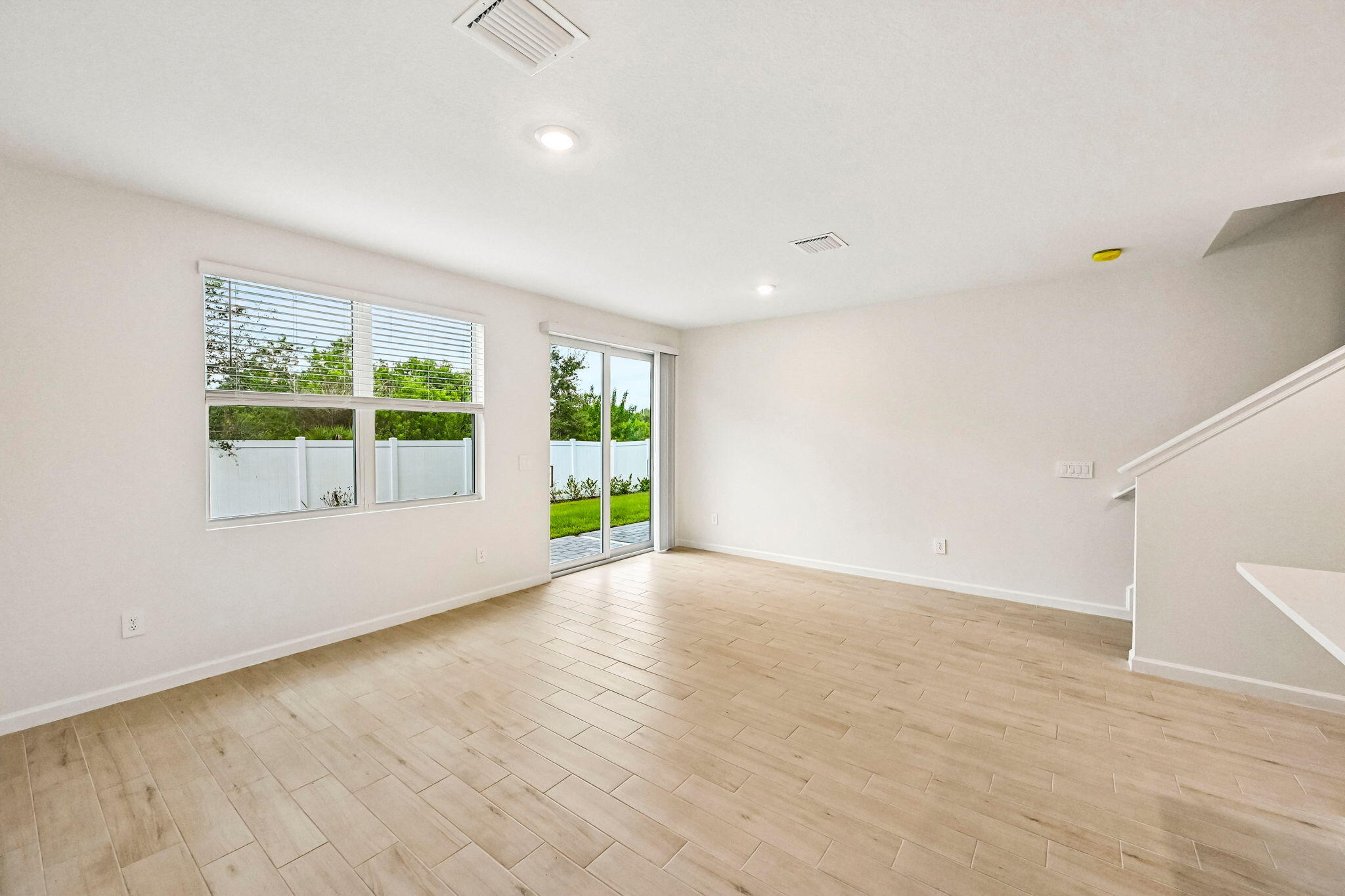 658 Salisbury Circle Property Photo 4