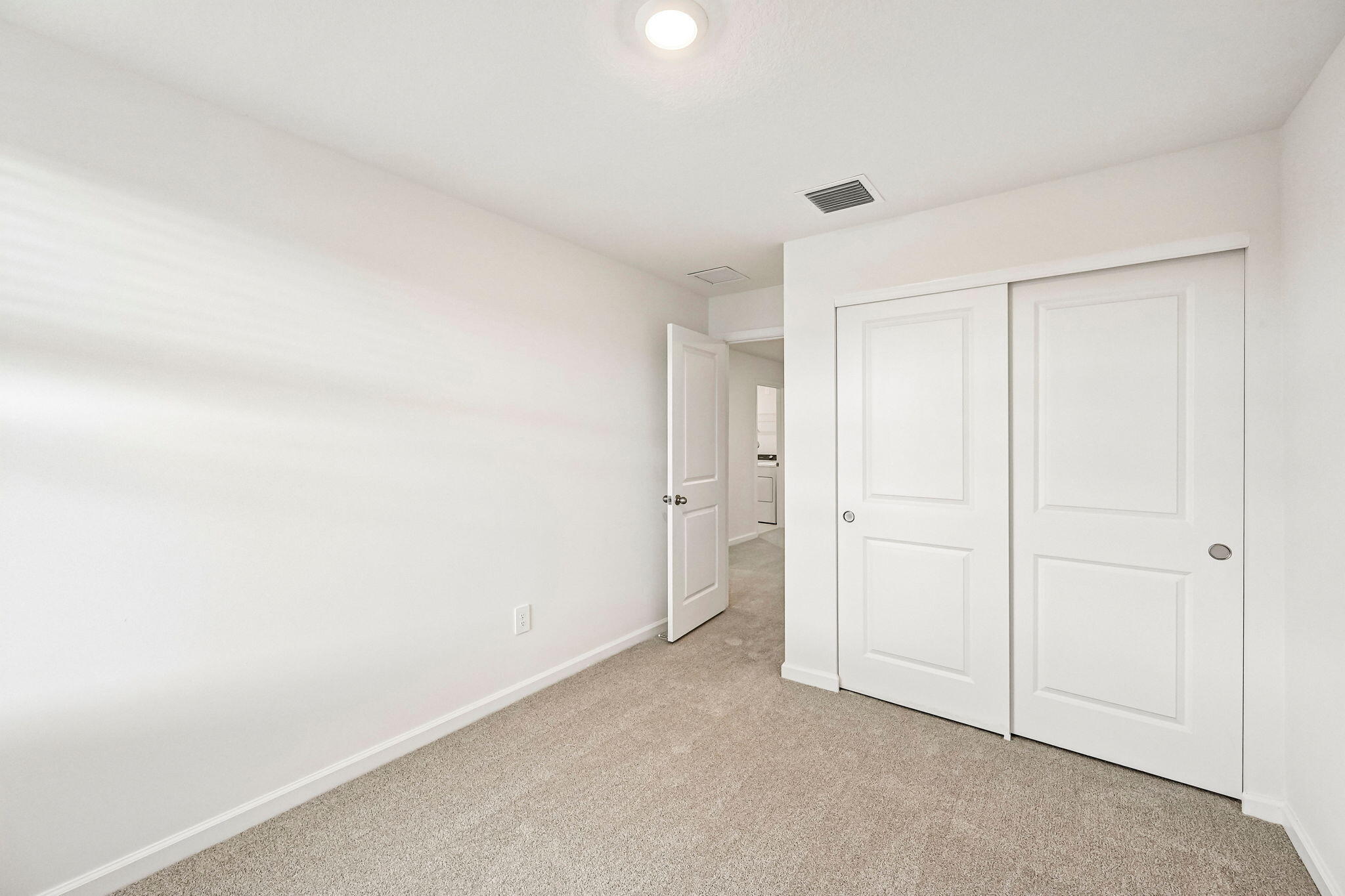 658 Salisbury Circle Property Photo 17