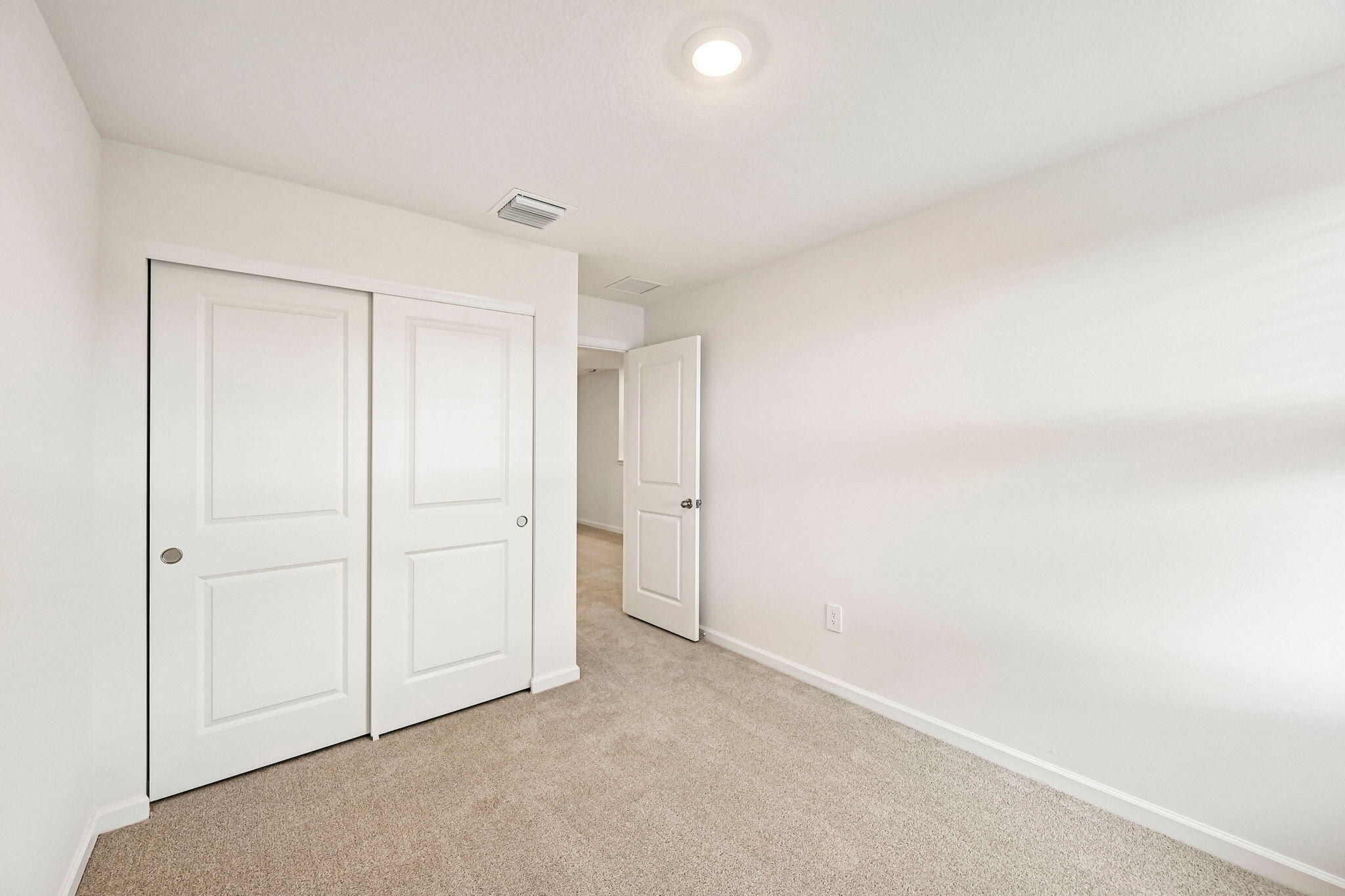 658 Salisbury Circle Property Photo 19