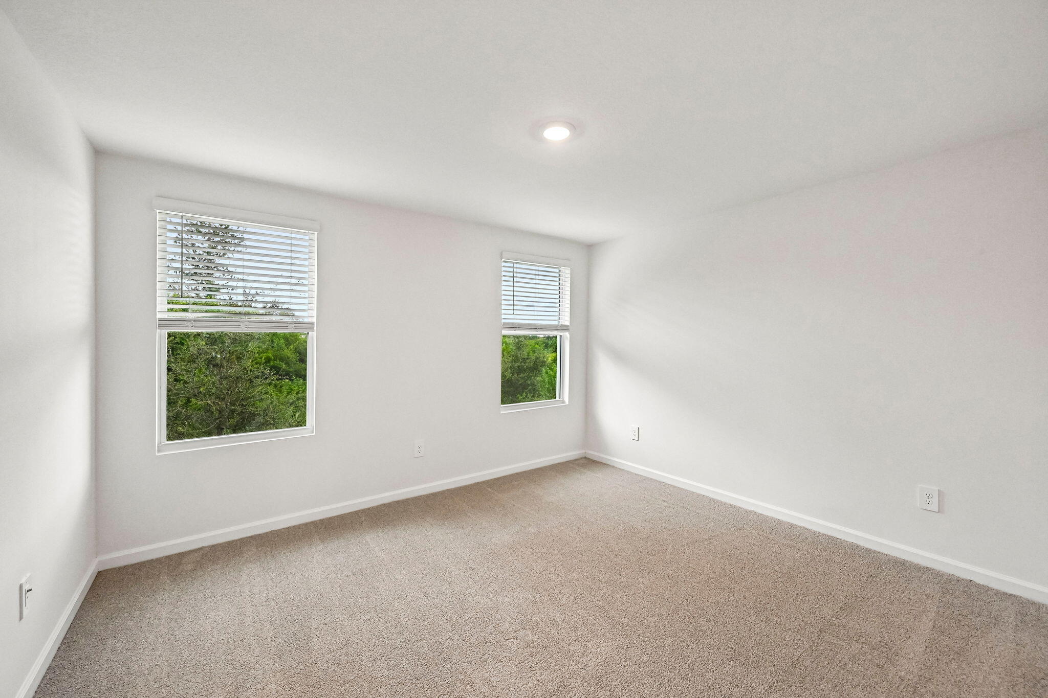 658 Salisbury Circle Property Photo 23