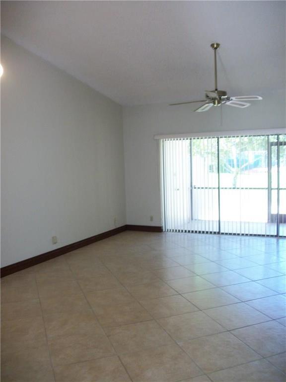 4953 E Lakes Drive Property Photo 7