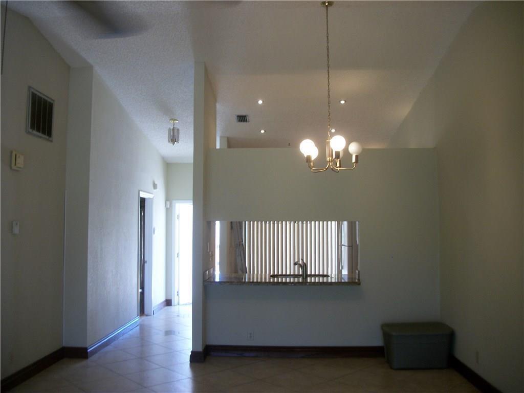4953 E Lakes Drive Property Photo 8