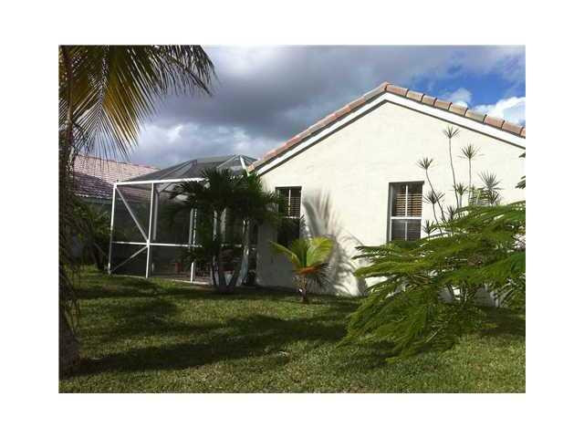 824 Savannah Falls Drive Property Photo 3