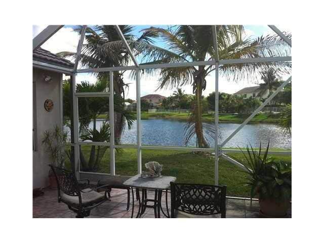 824 Savannah Falls Drive Property Photo 4