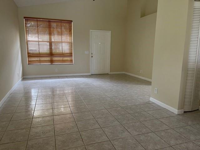 824 Savannah Falls Drive Property Photo 8