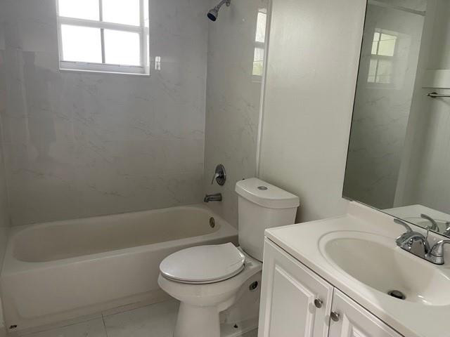 824 Savannah Falls Drive Property Photo 17