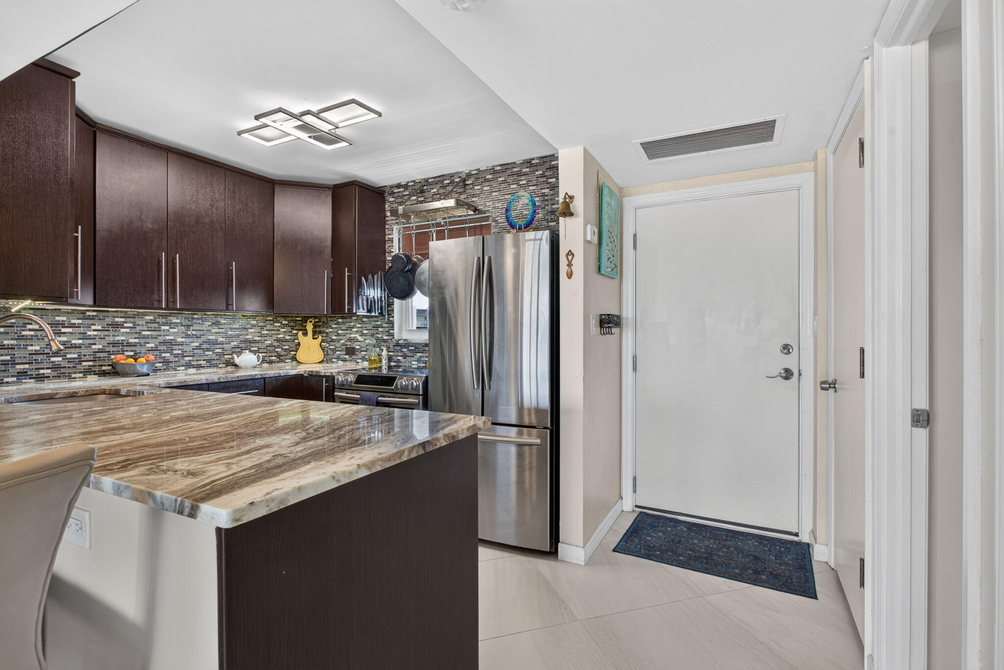 801 S Federal Highway 1103 Property Photo 1