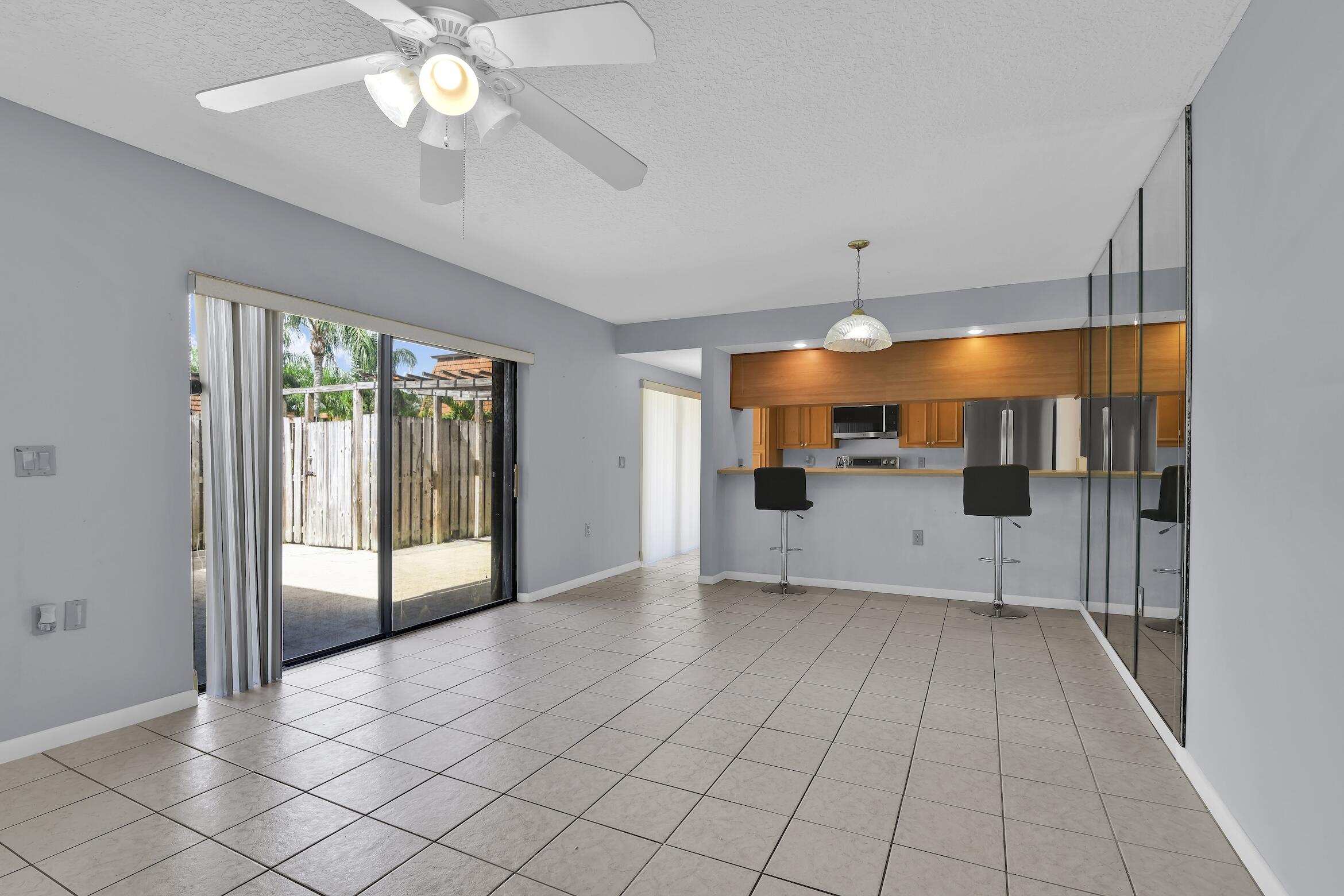 1821 18th Lane Property Photo 6