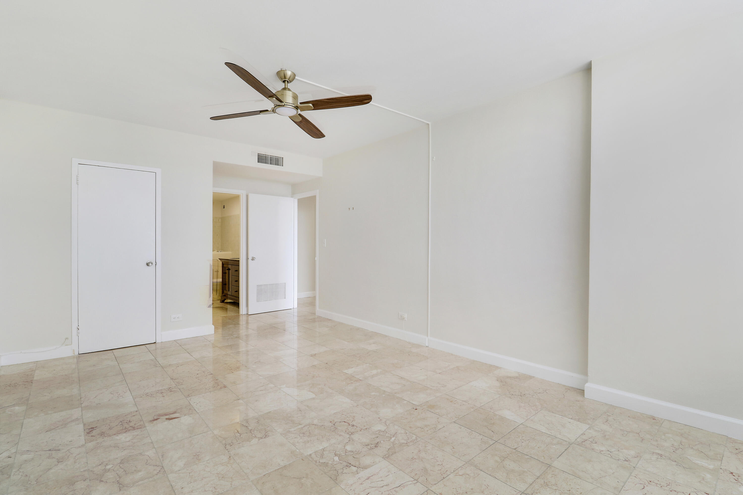 2800 N Flagler Drive 815 Property Photo 16