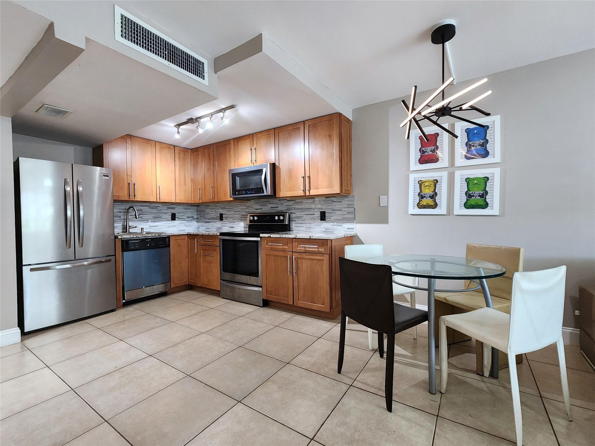 755 Dotterel Road 1308 Property Photo 2