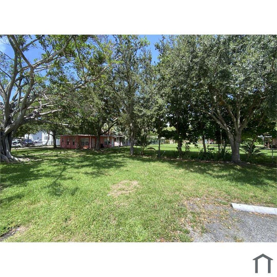 1822 N Dixie Highway 5 Property Photo 2