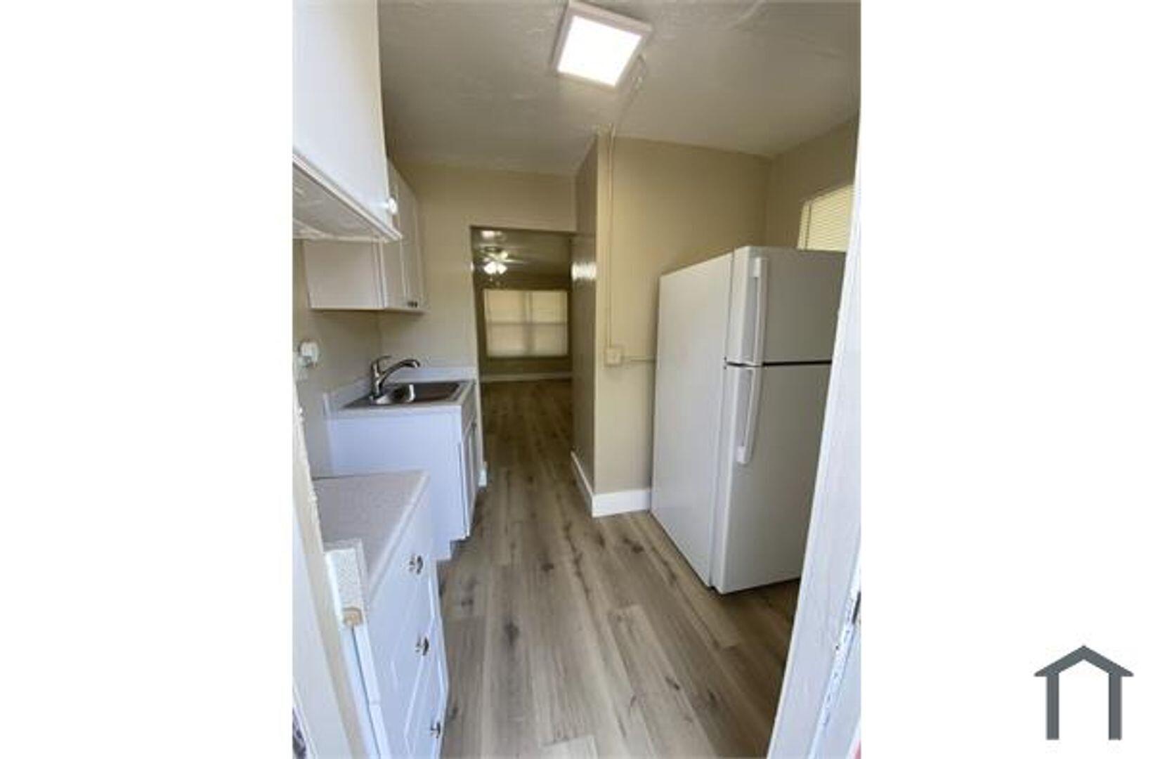 1822 N Dixie Highway 5 Property Photo 3